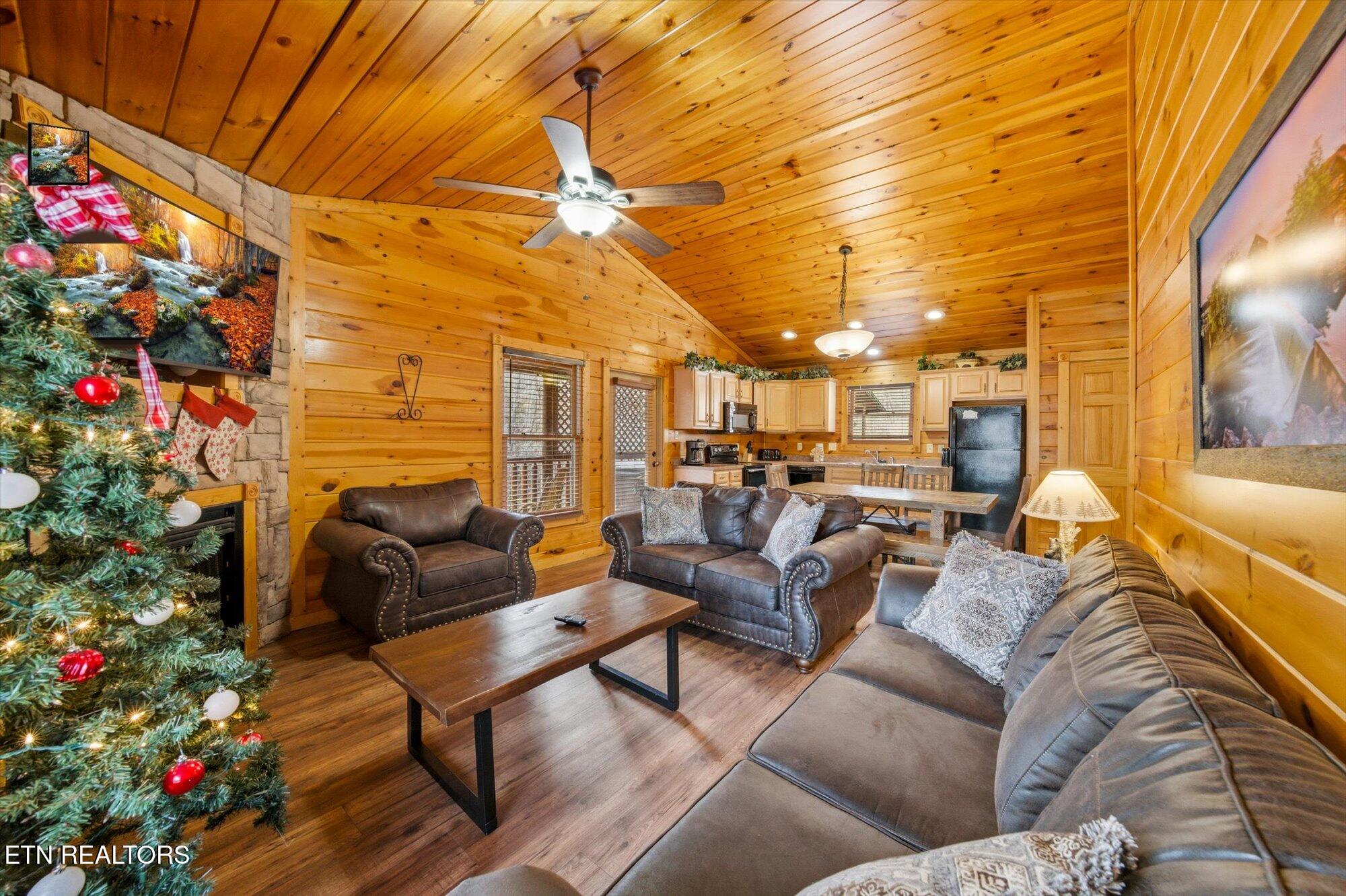 625 Gatlinburg Falls Way Gatlinburg TN 37738
