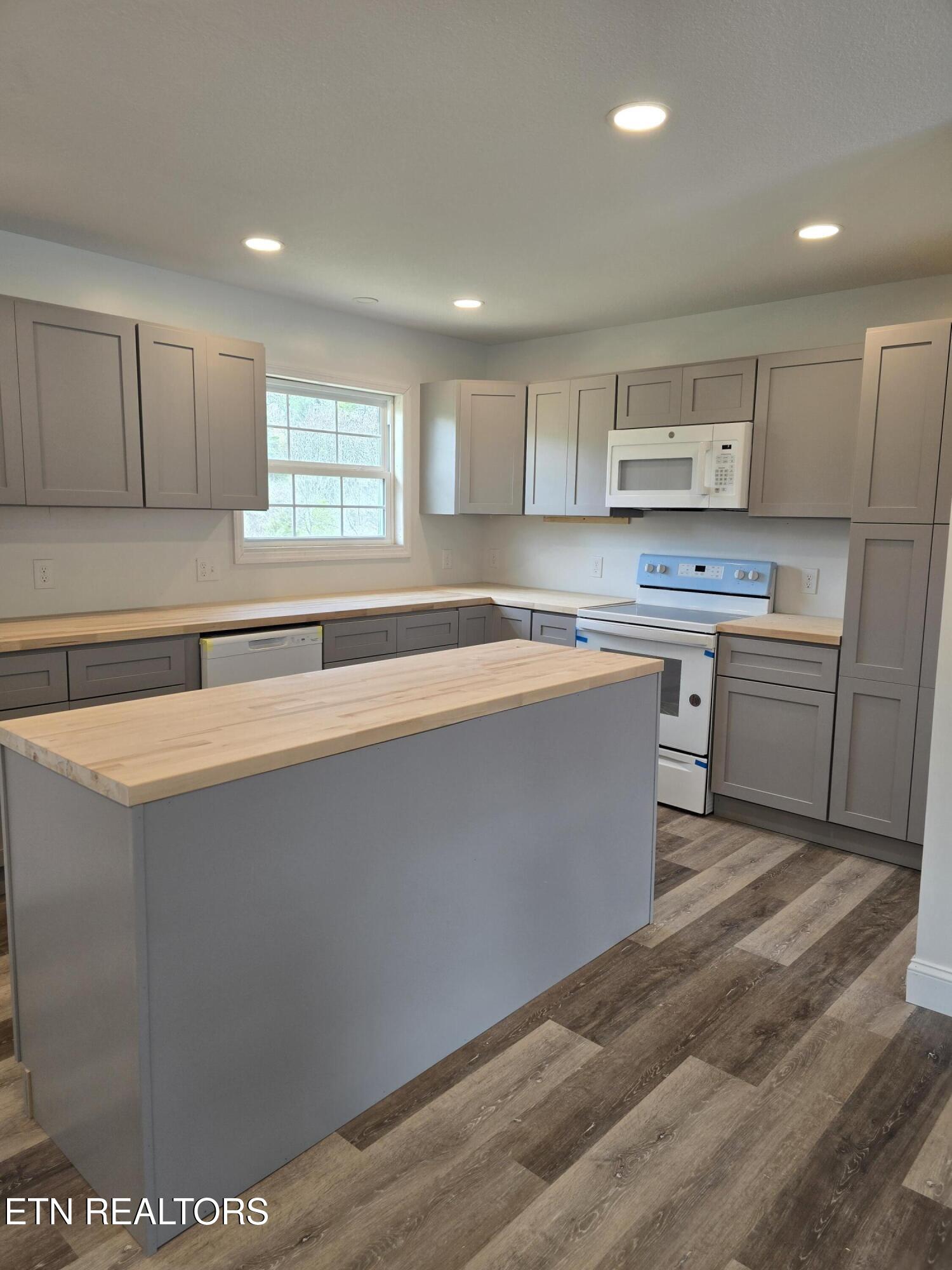 1087 Harmon Road New Tazewell TN 37825