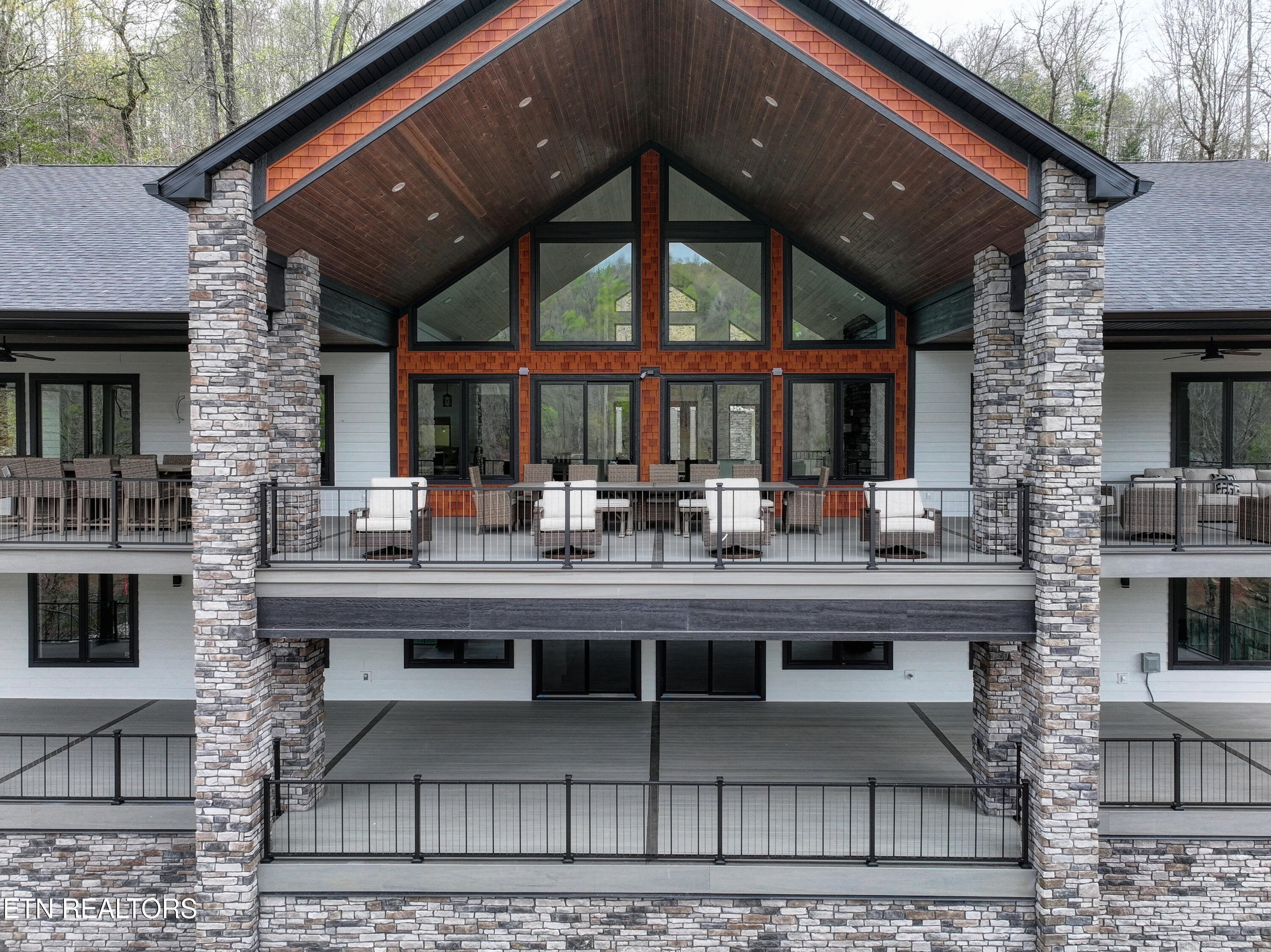 878 Shanghai Landing Lane Lafollette TN 37766