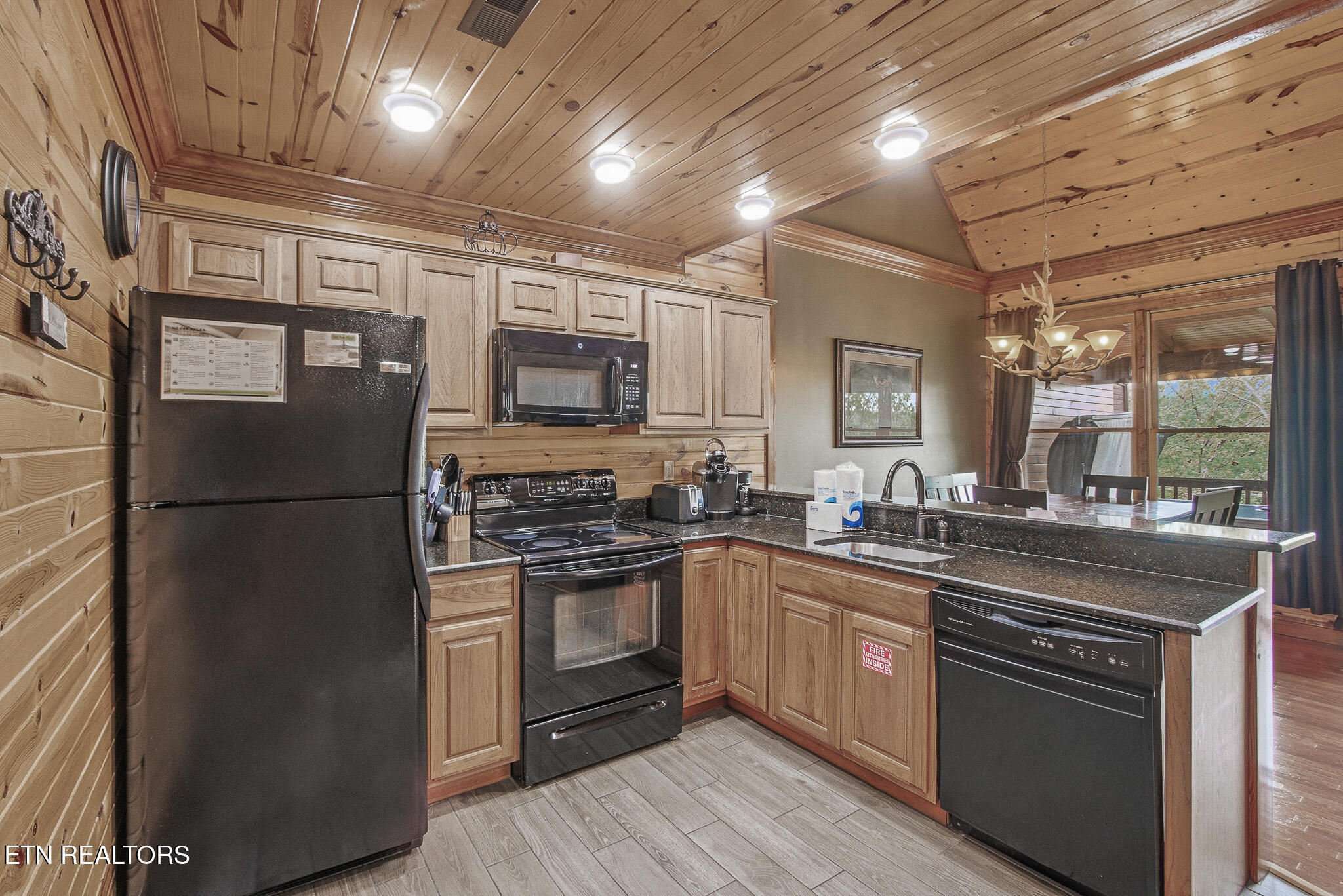 460 Big Bear Way Pigeon Forge TN 37863