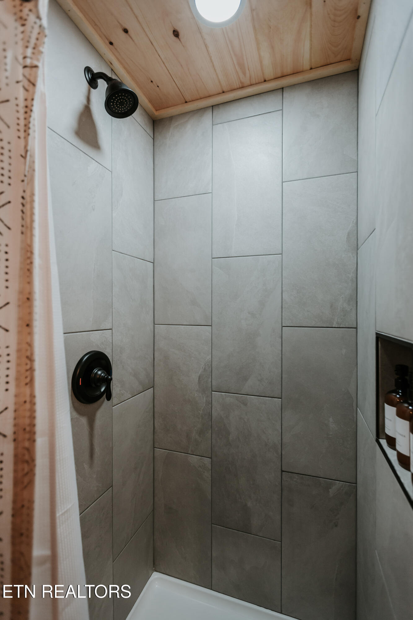 1115 Rocky Top Ridge Way Sevierville TN 37876