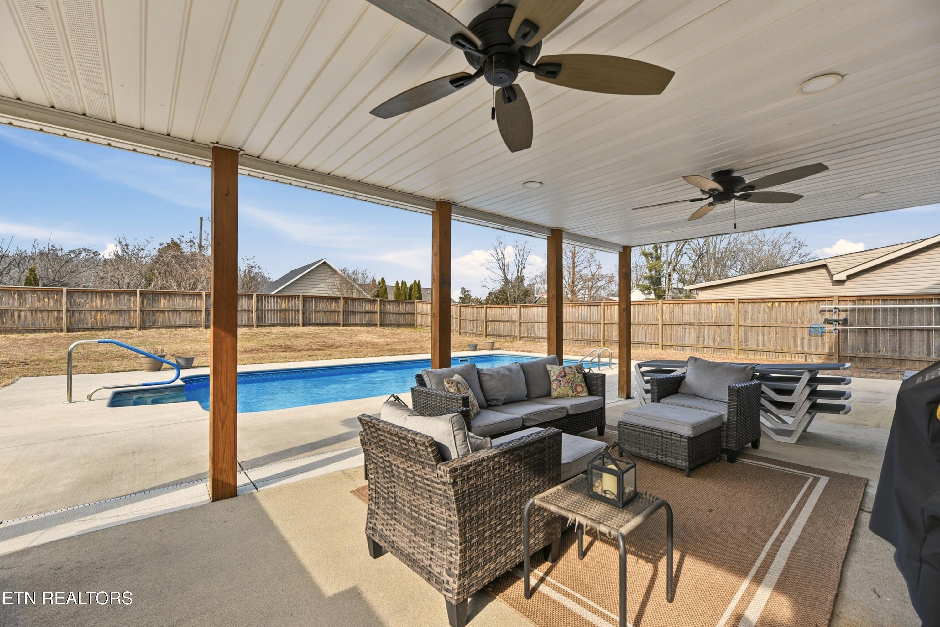 117 Elizabethton Way Clinton TN 37716