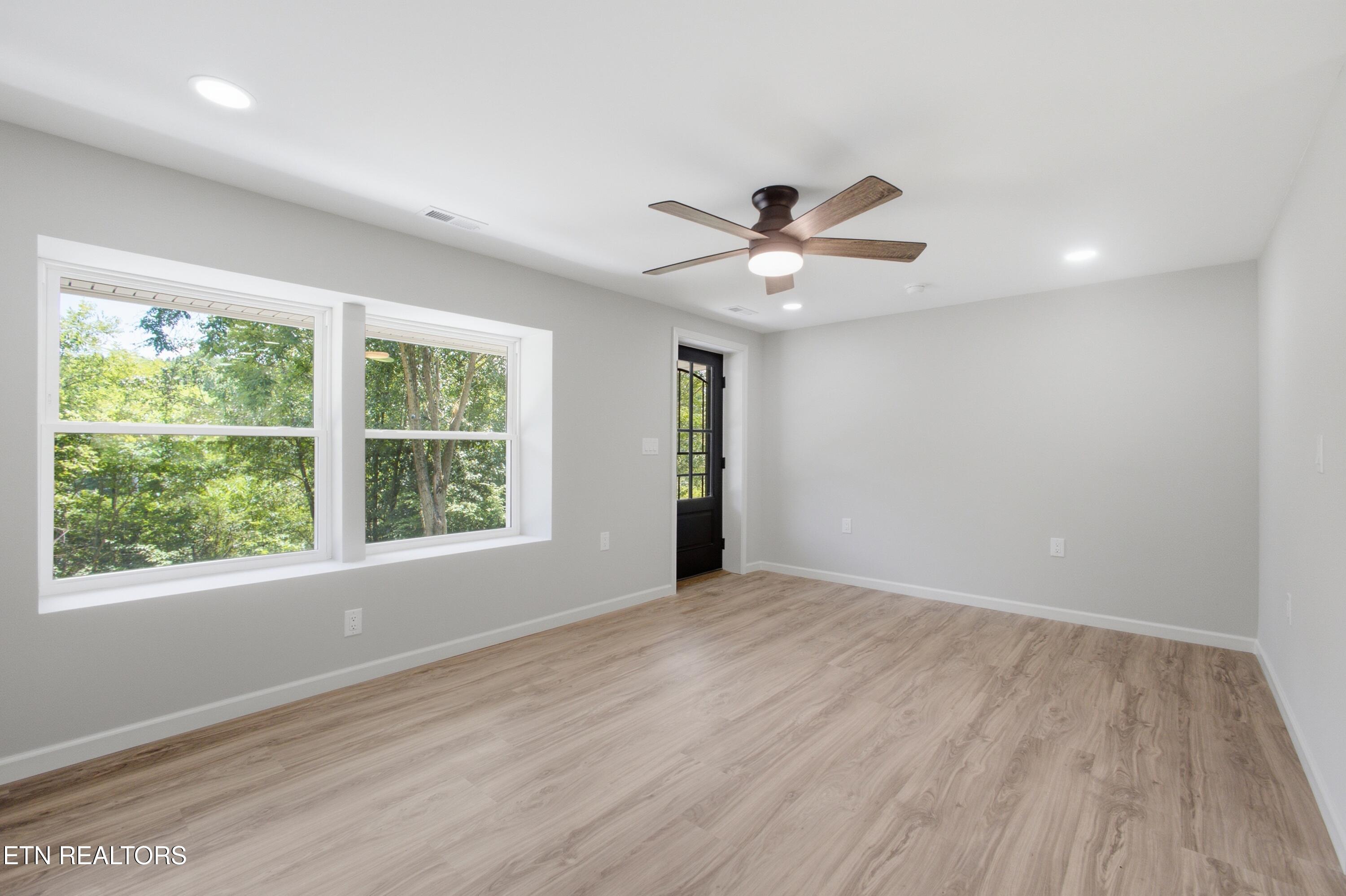 1946 Bluff Road Harriman TN 37748