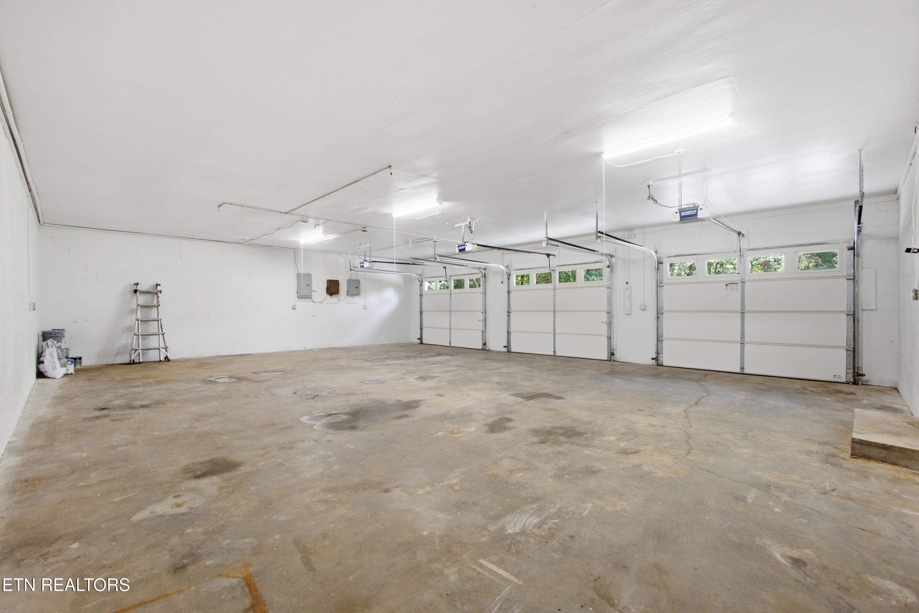 1946 Bluff Road Harriman TN 37748
