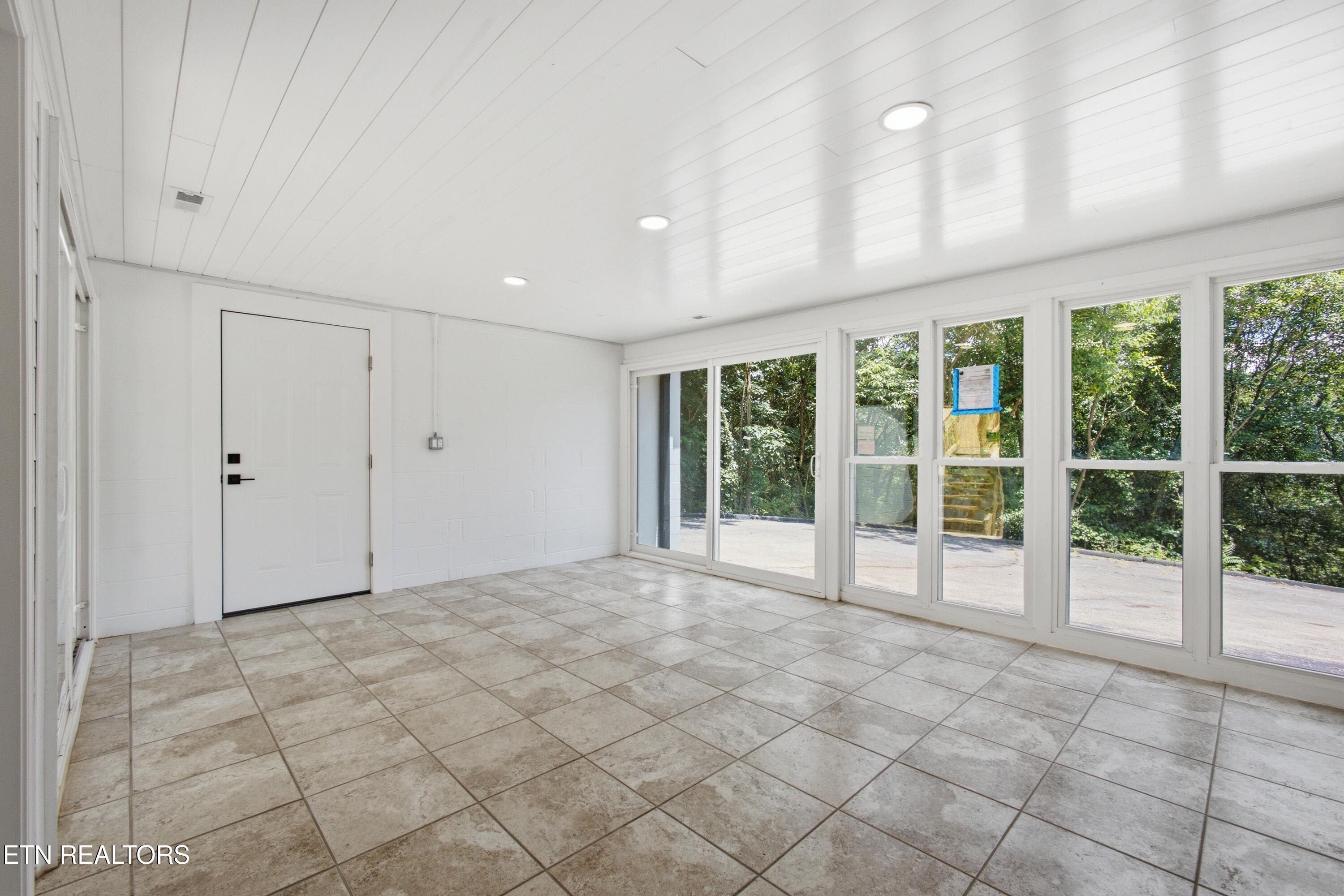 1946 Bluff Road Harriman TN 37748