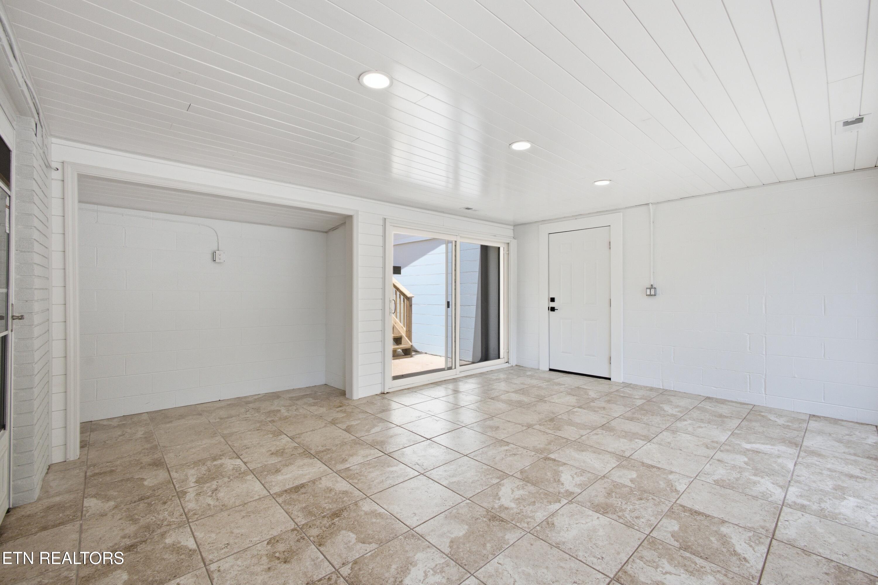 1946 Bluff Road Harriman TN 37748