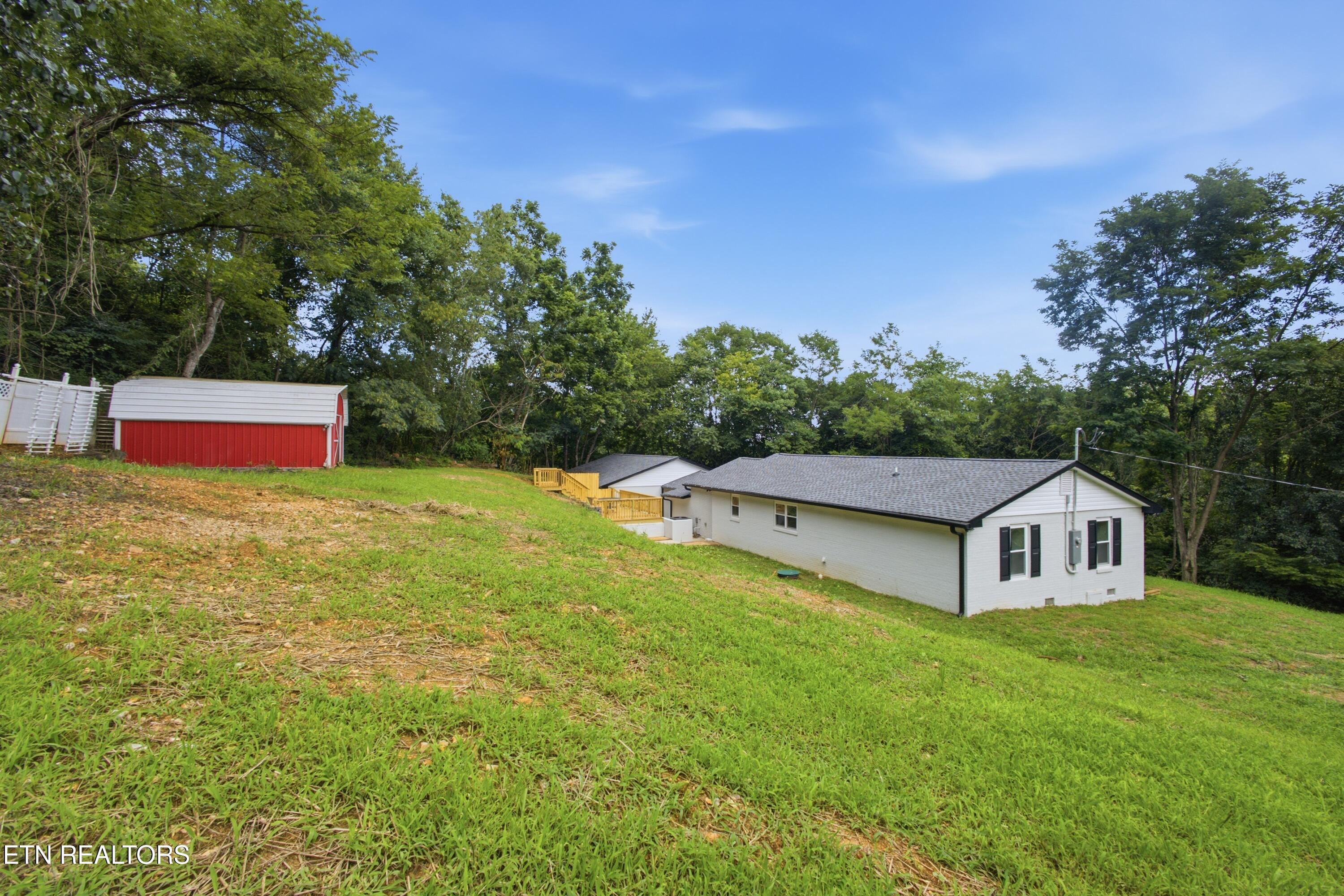 1946 Bluff Road Harriman TN 37748