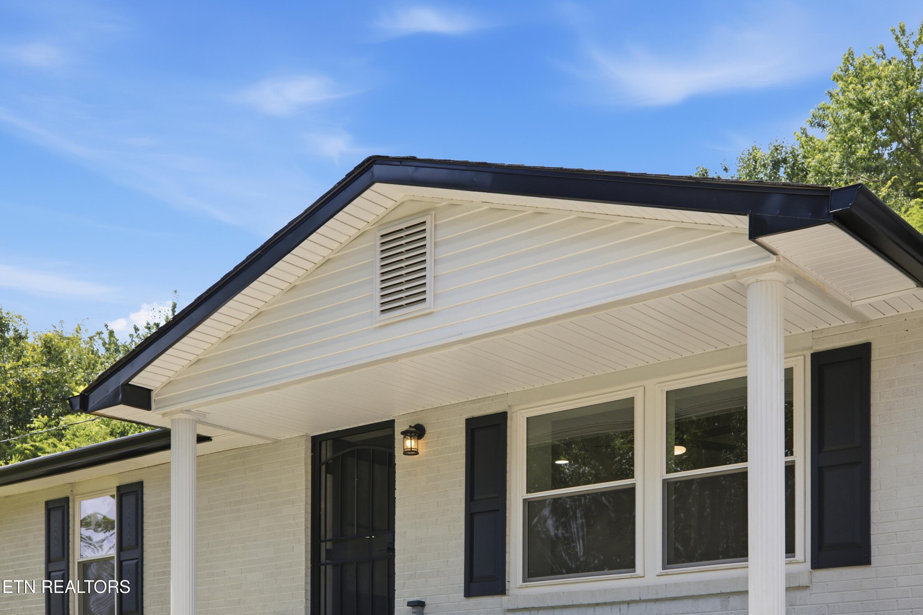 1946 Bluff Road Harriman TN 37748