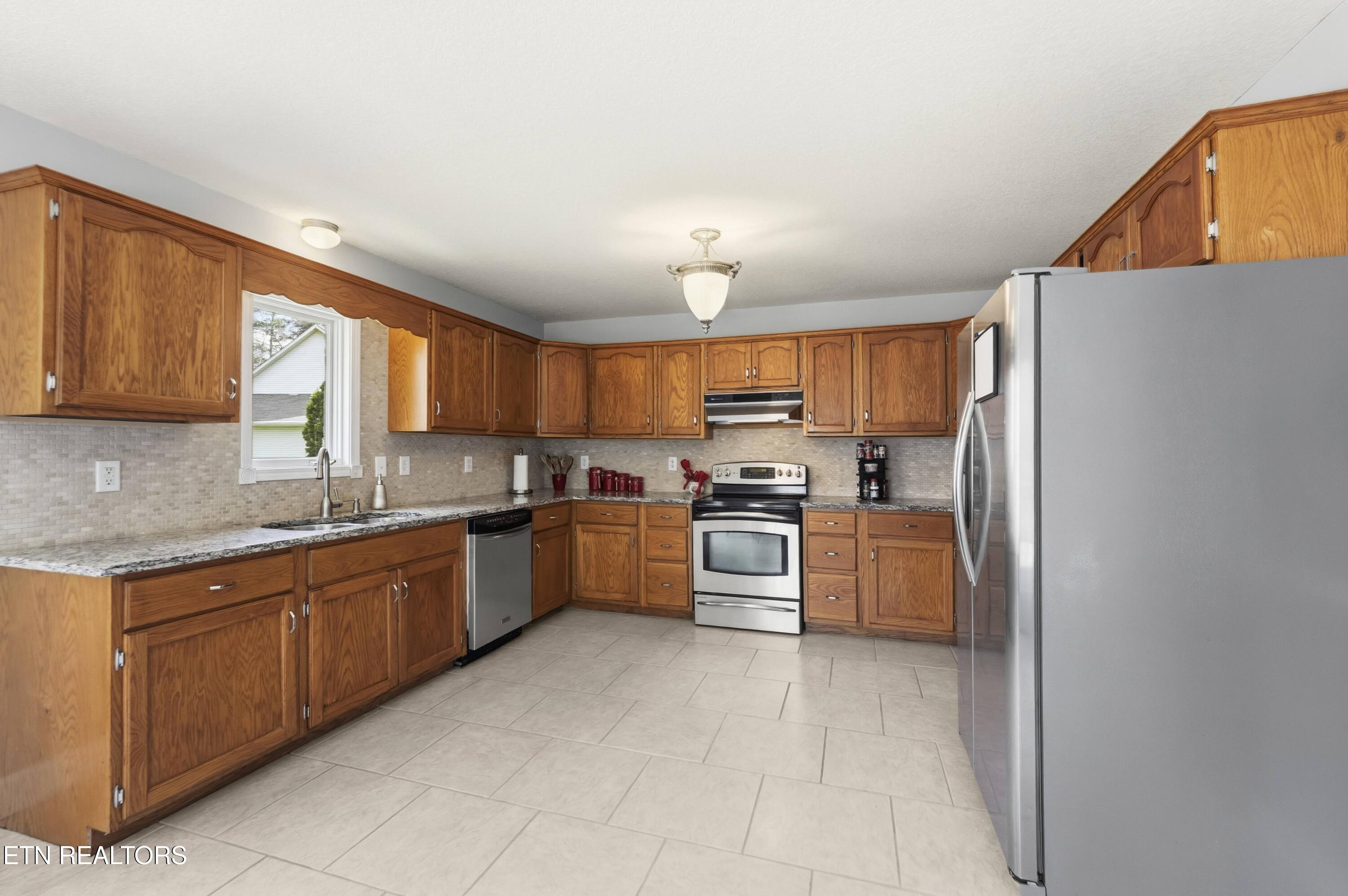 55 Rocky Lane Crossville TN 38571