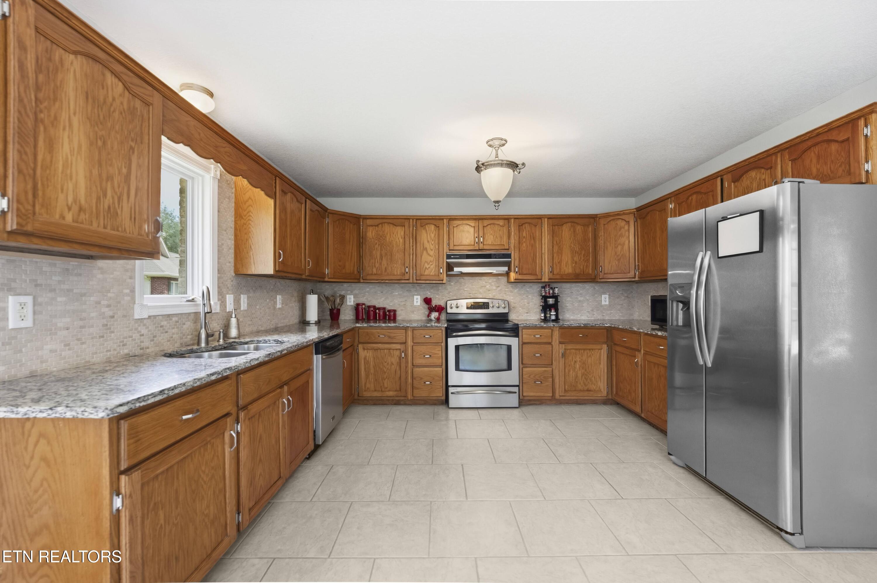 55 Rocky Lane Crossville TN 38571