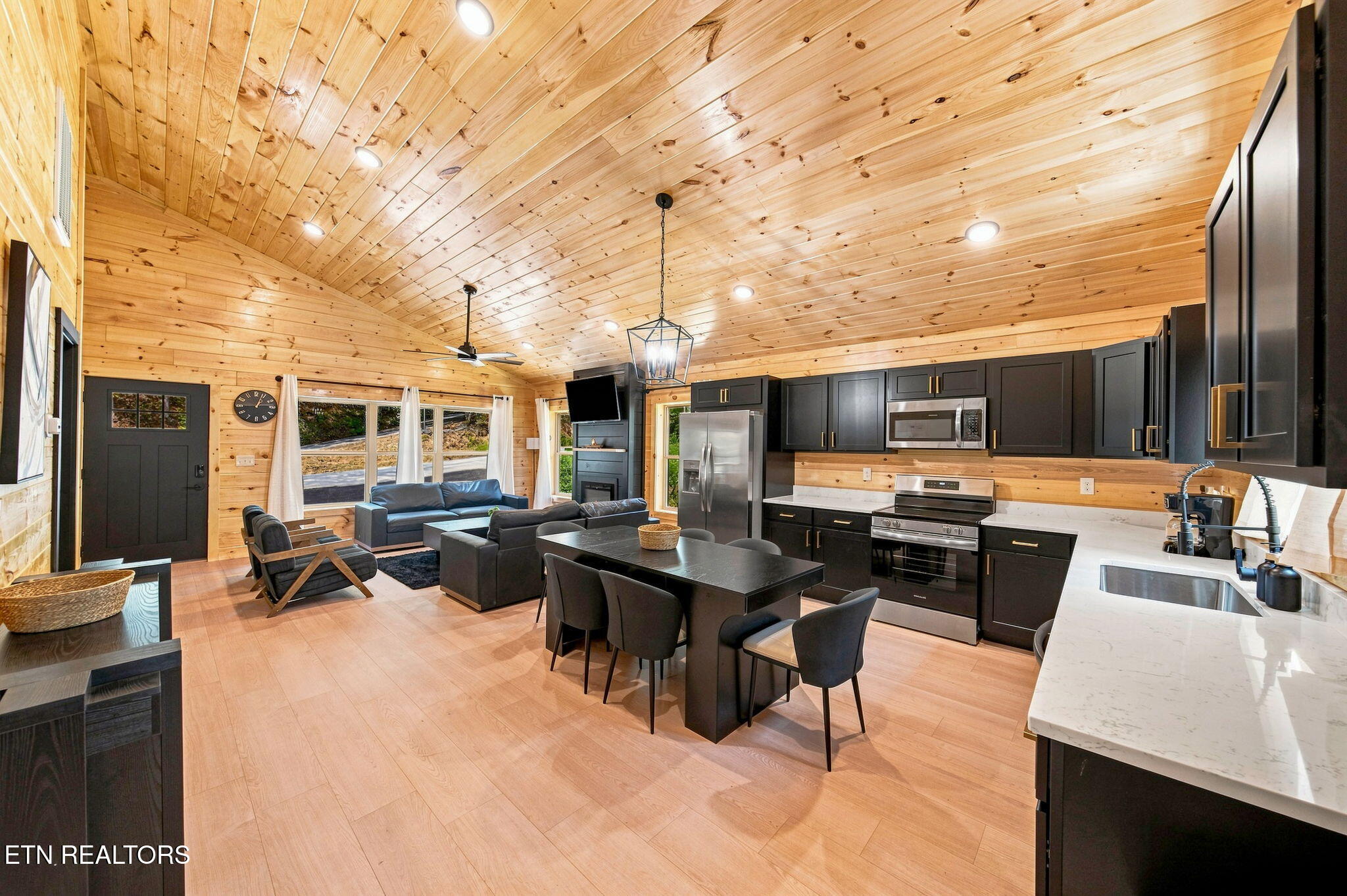 2670 Grassy Branch Loop Sevierville TN 37876