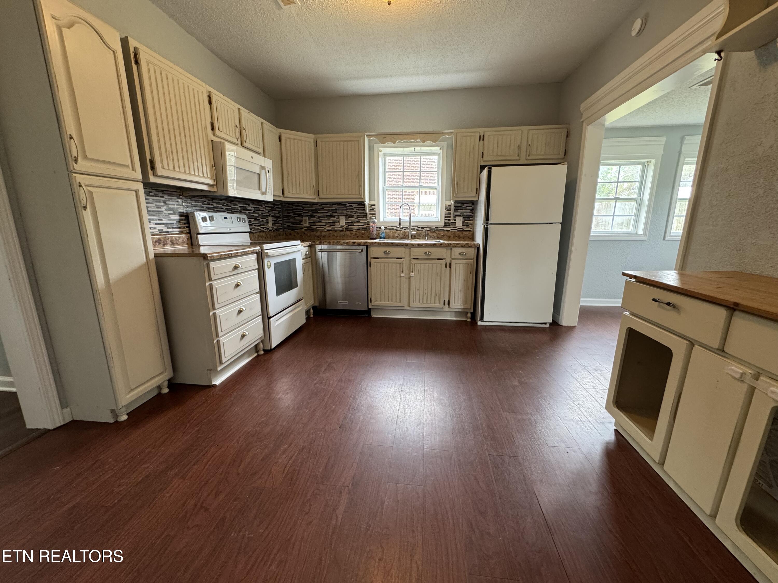 6688 Morganton Road Greenback TN 37742