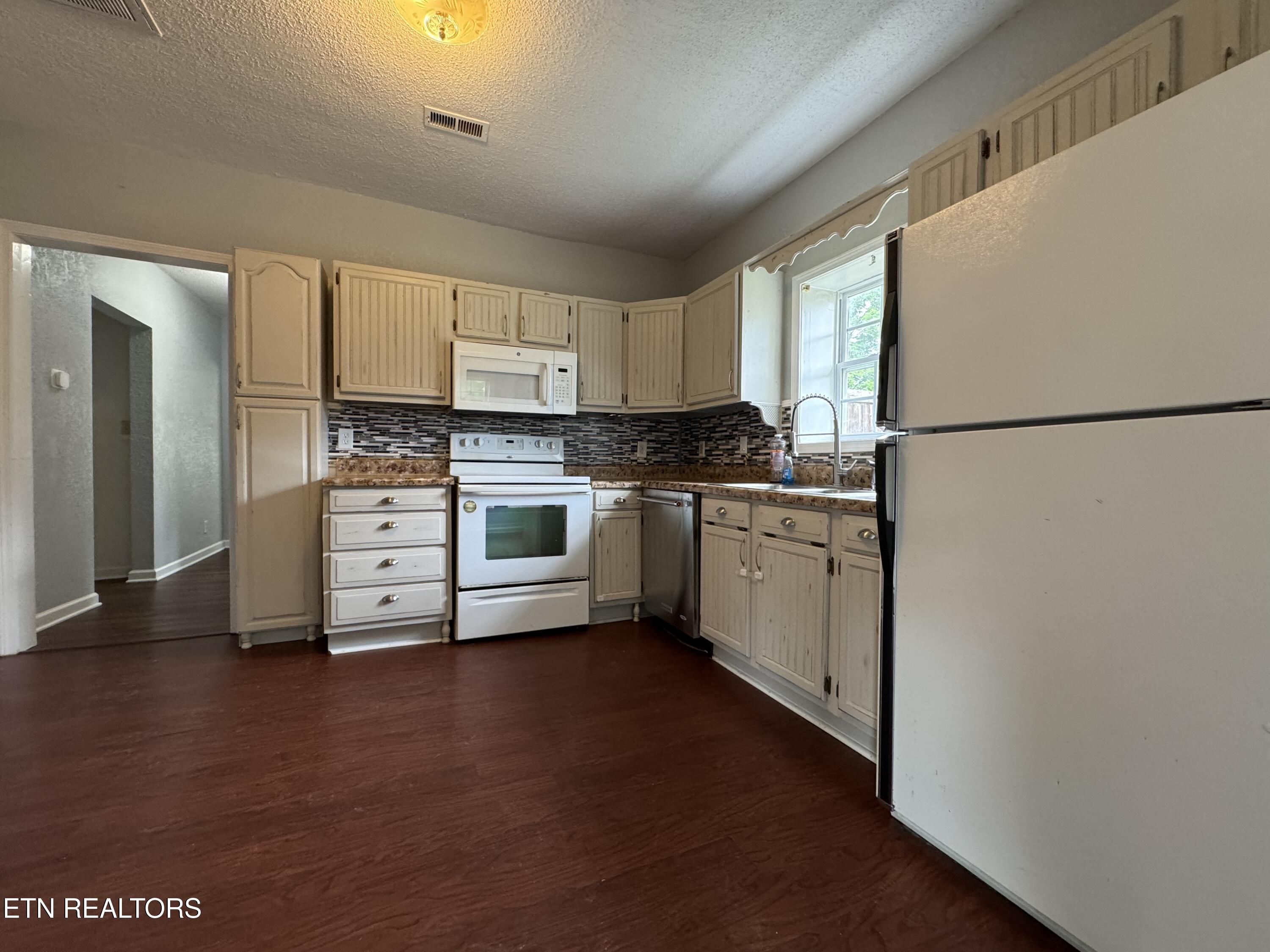 6688 Morganton Road Greenback TN 37742