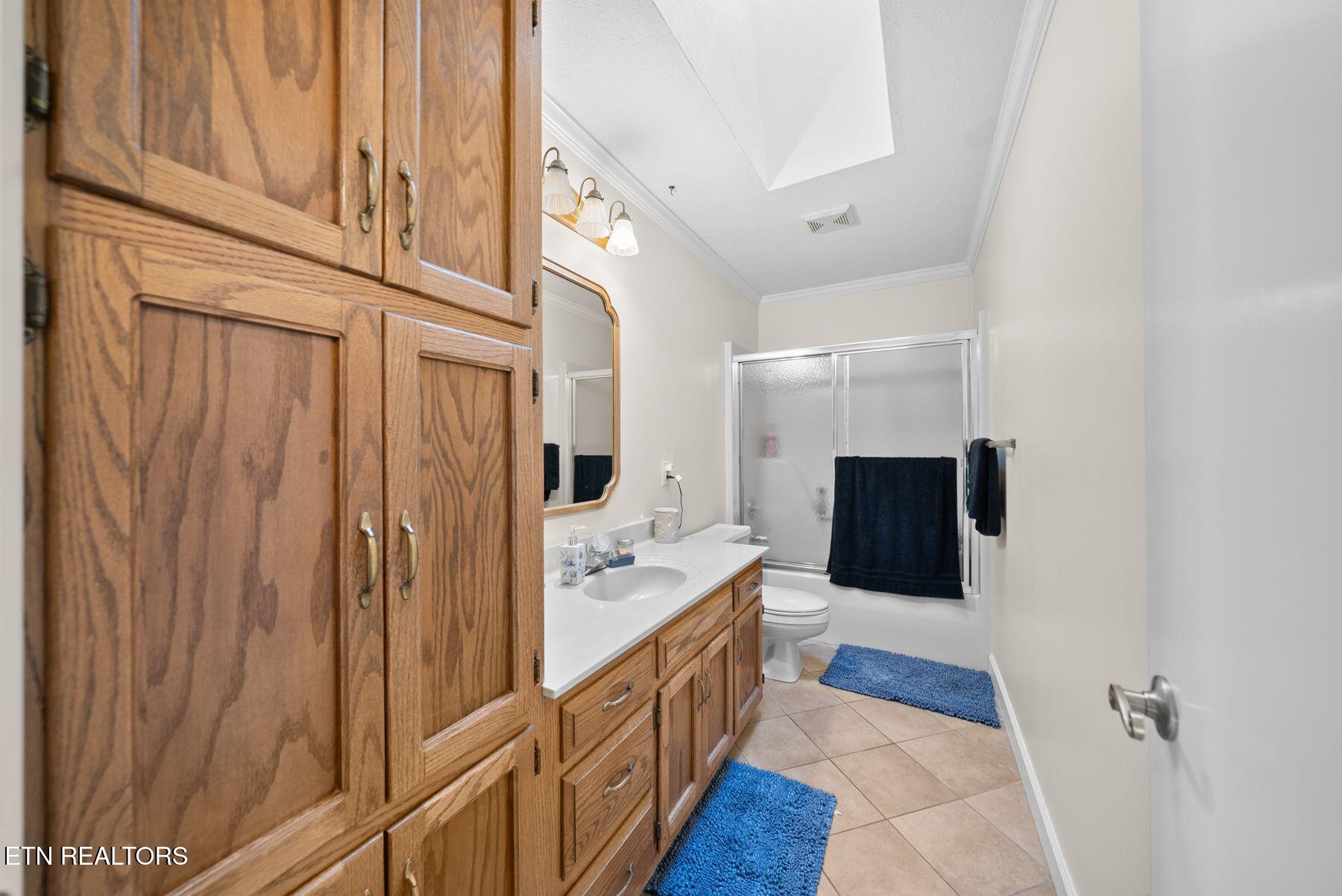 16 Trafalgar Lane Crossville TN 38558