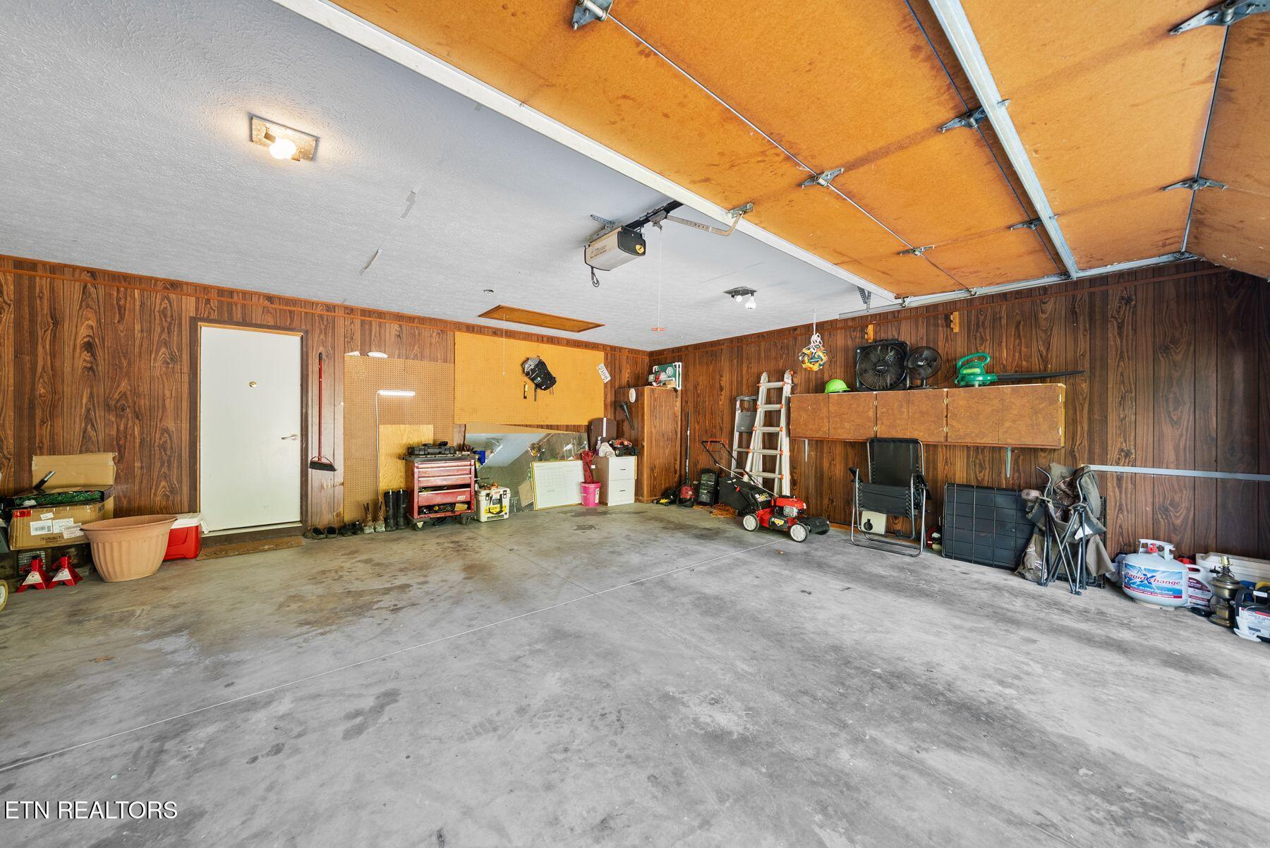 16 Trafalgar Lane Crossville TN 38558