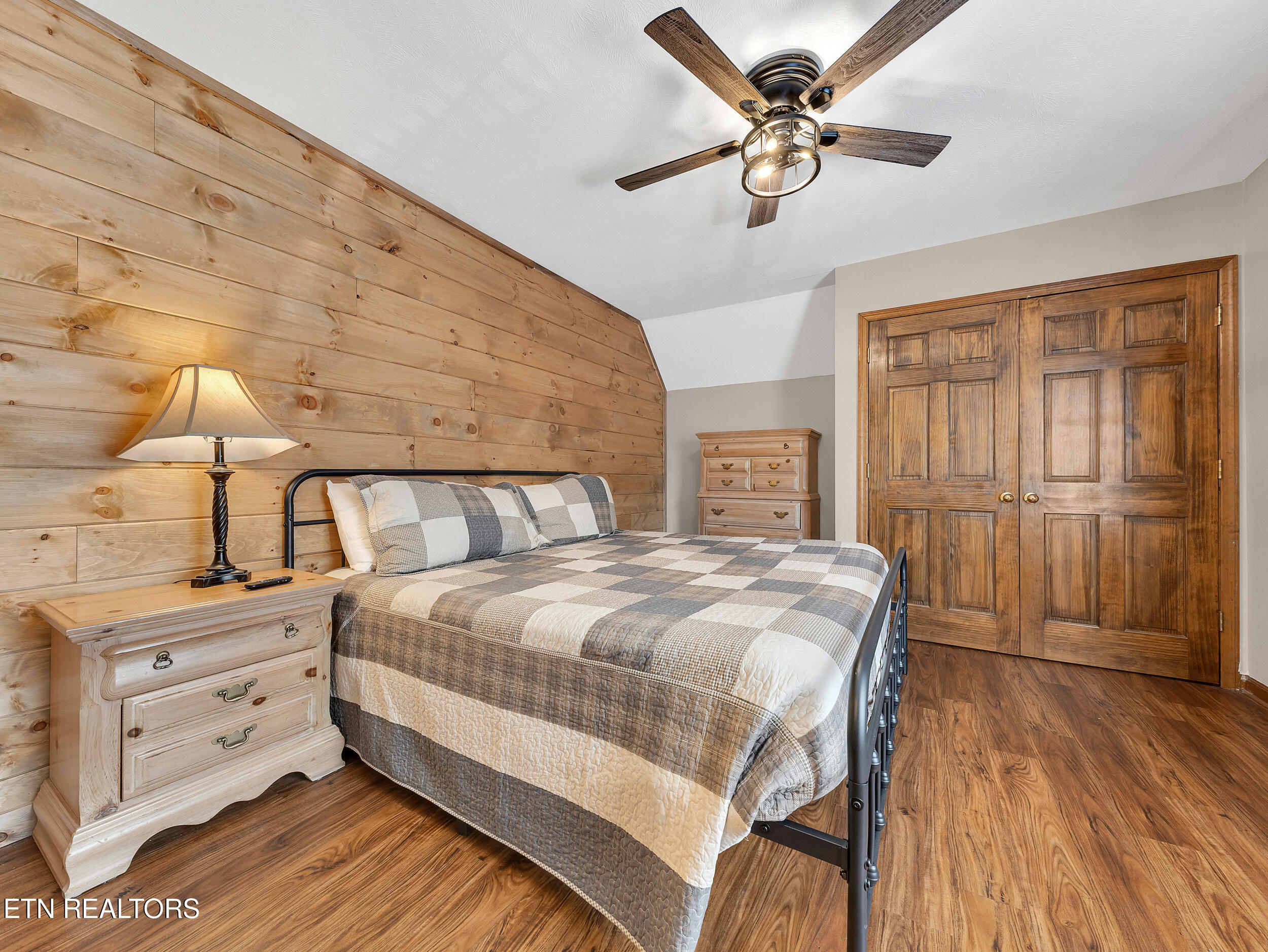 2733 Timber Way Pigeon Forge TN 37863