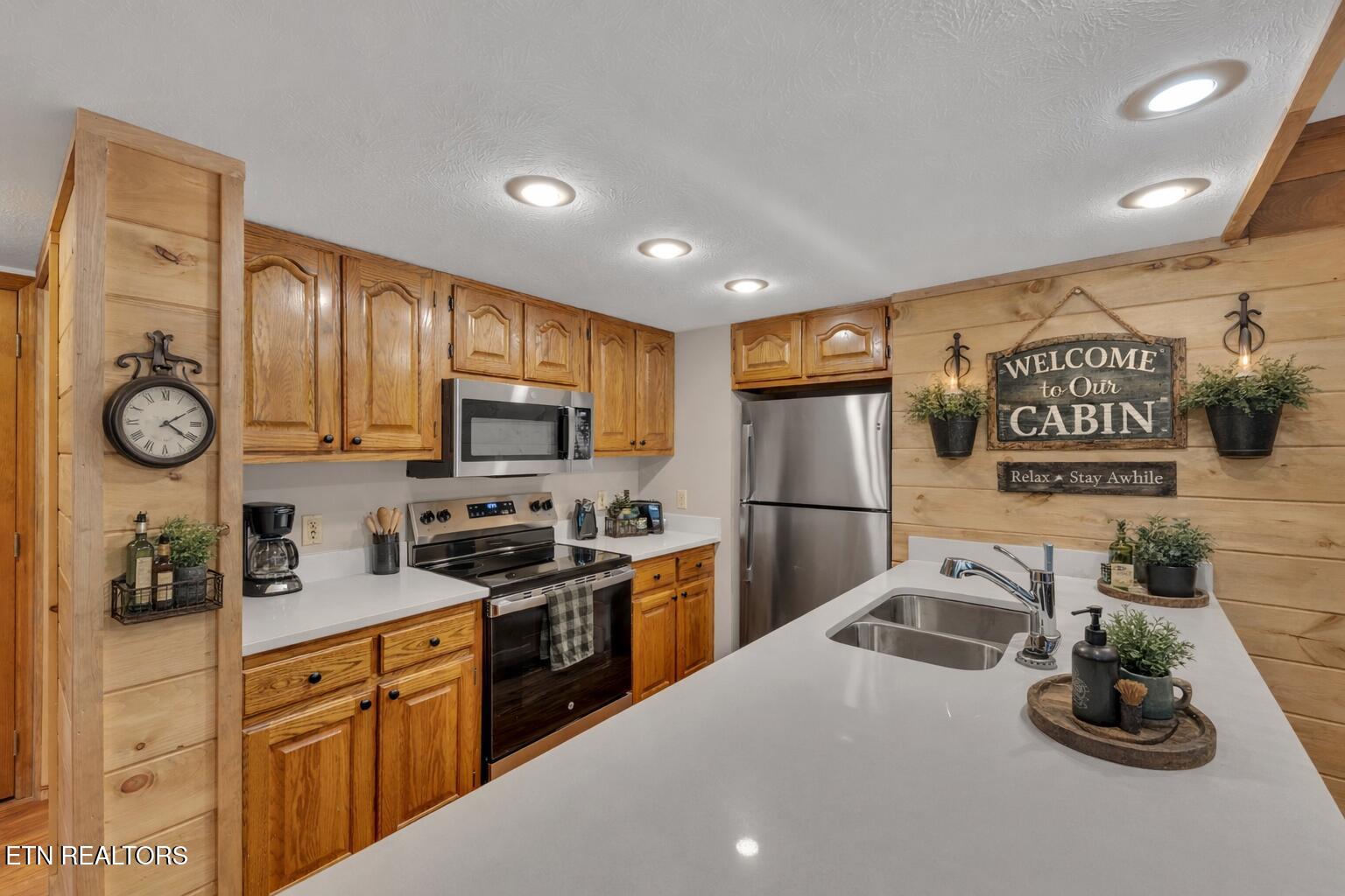 2733 Timber Way Pigeon Forge TN 37863