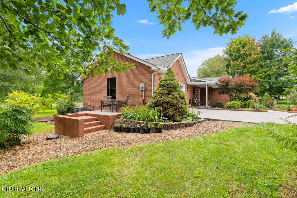 7425 Casselberry Circle Corryton TN 37721
