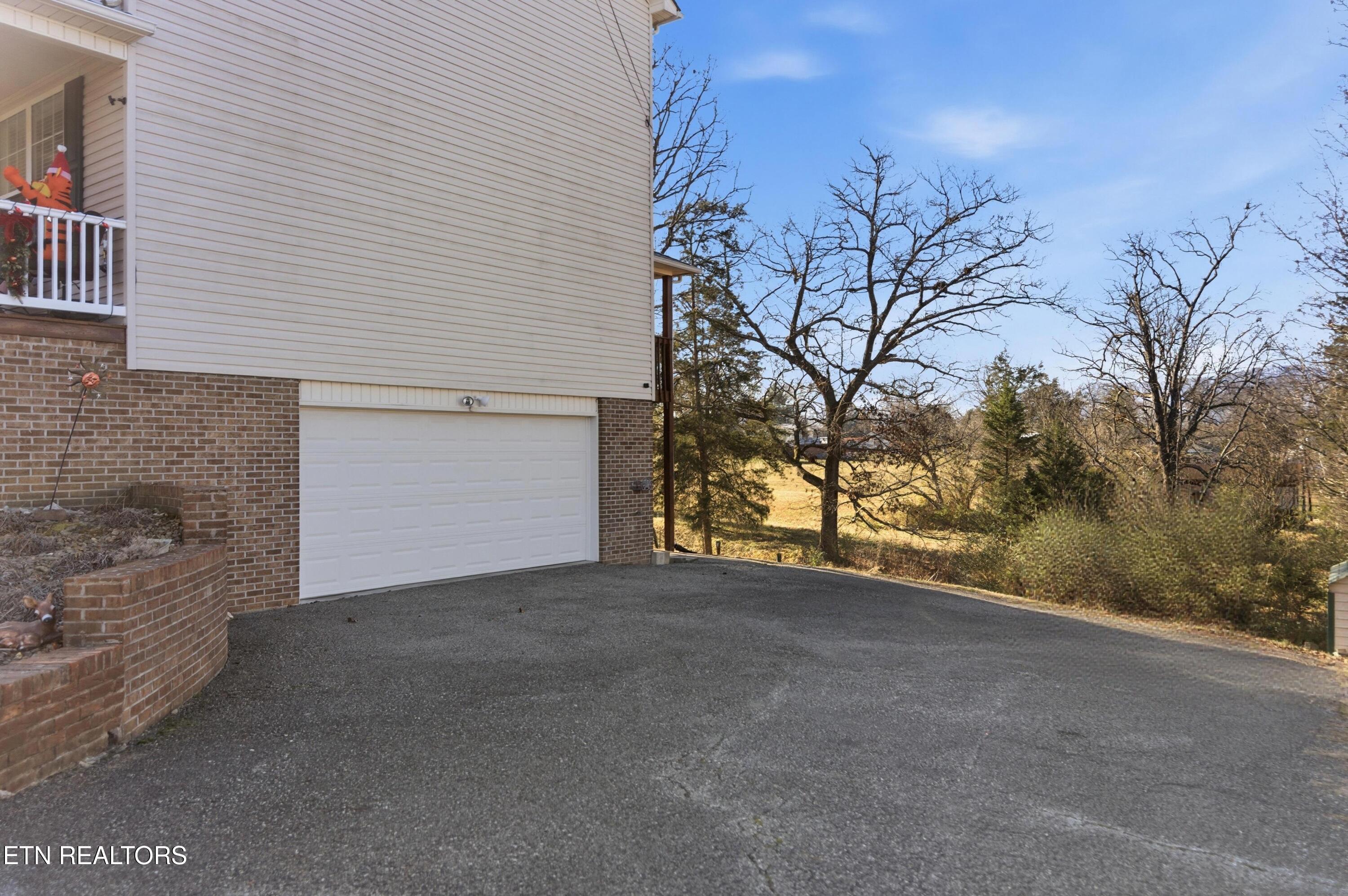 267 Far View Circle Jacksboro TN 37757