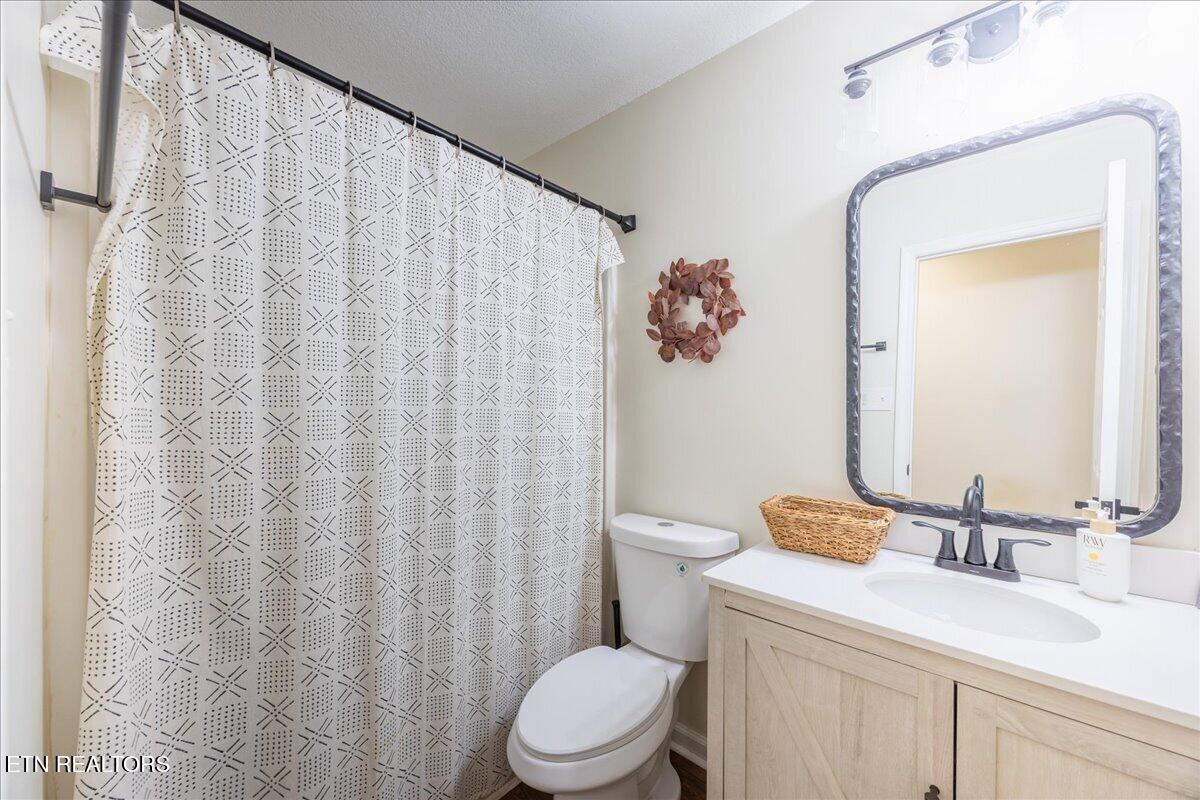 860 Anchor Drive Lenoir City TN 37771