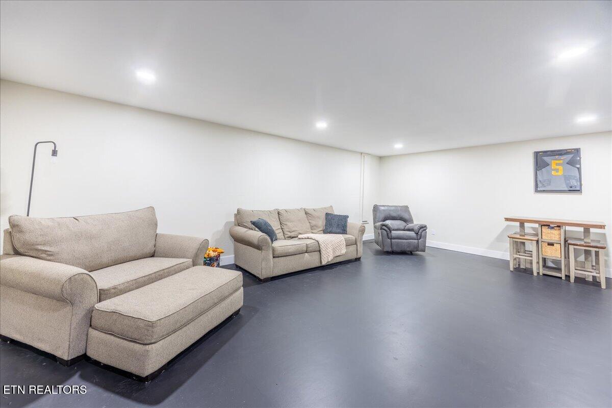 860 Anchor Drive Lenoir City TN 37771