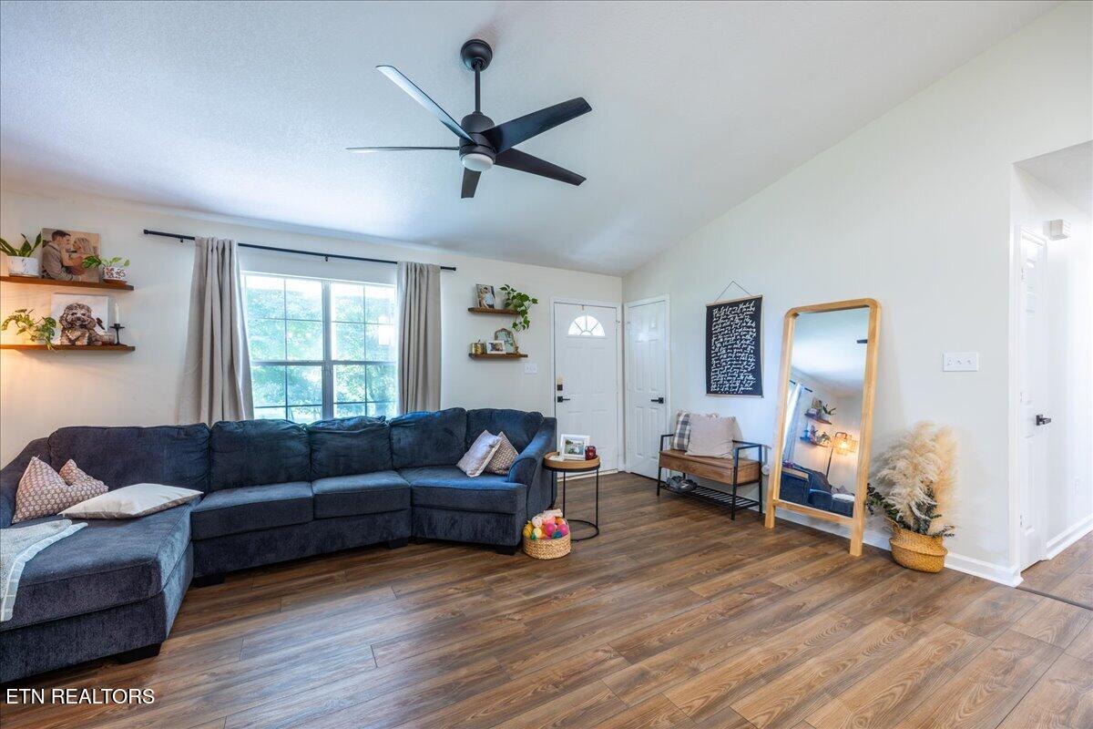 860 Anchor Drive Lenoir City TN 37771
