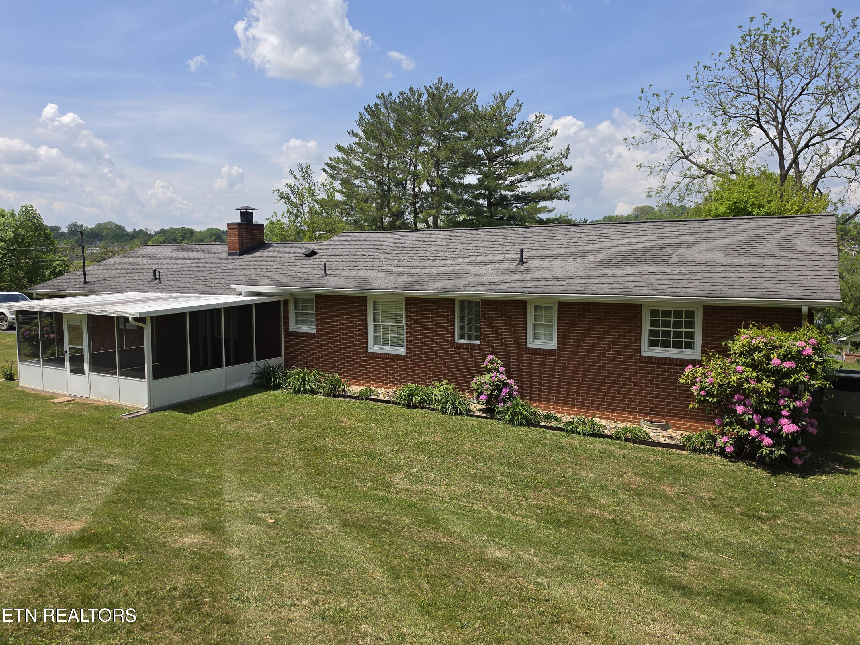 201 Coffey Street Tazewell TN 37879