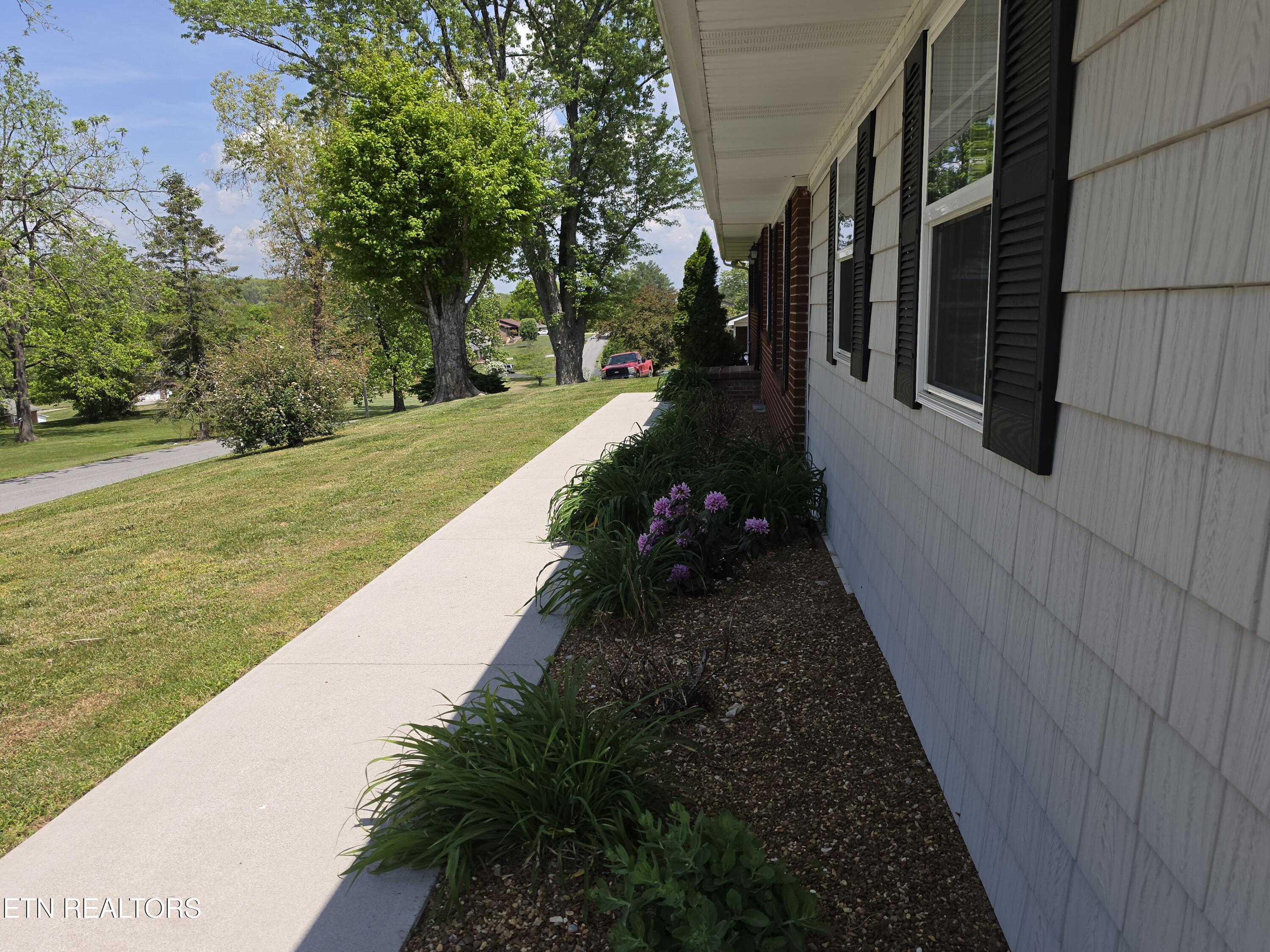 201 Coffey Street Tazewell TN 37879