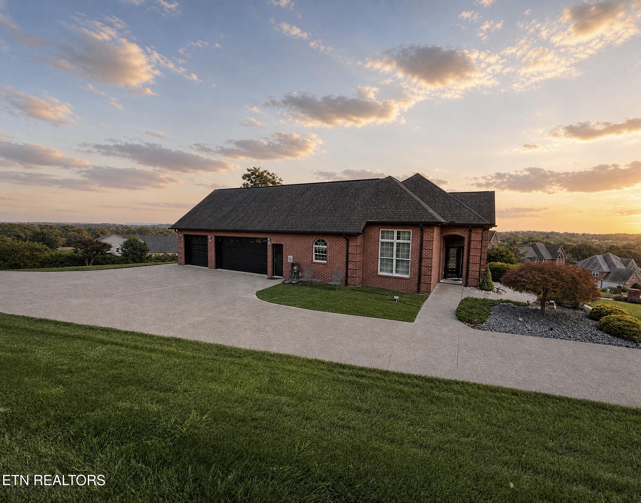 421 Saddle Ridge Knoxville TN 37934