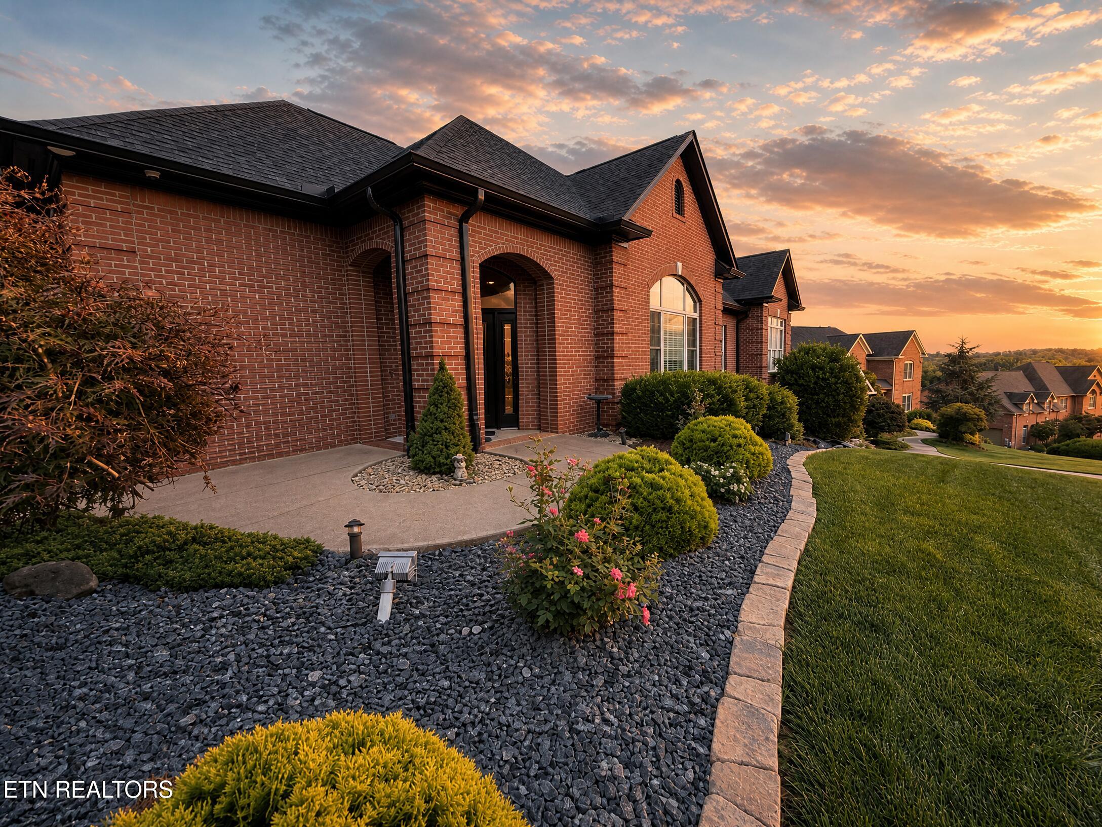421 Saddle Ridge Knoxville TN 37934