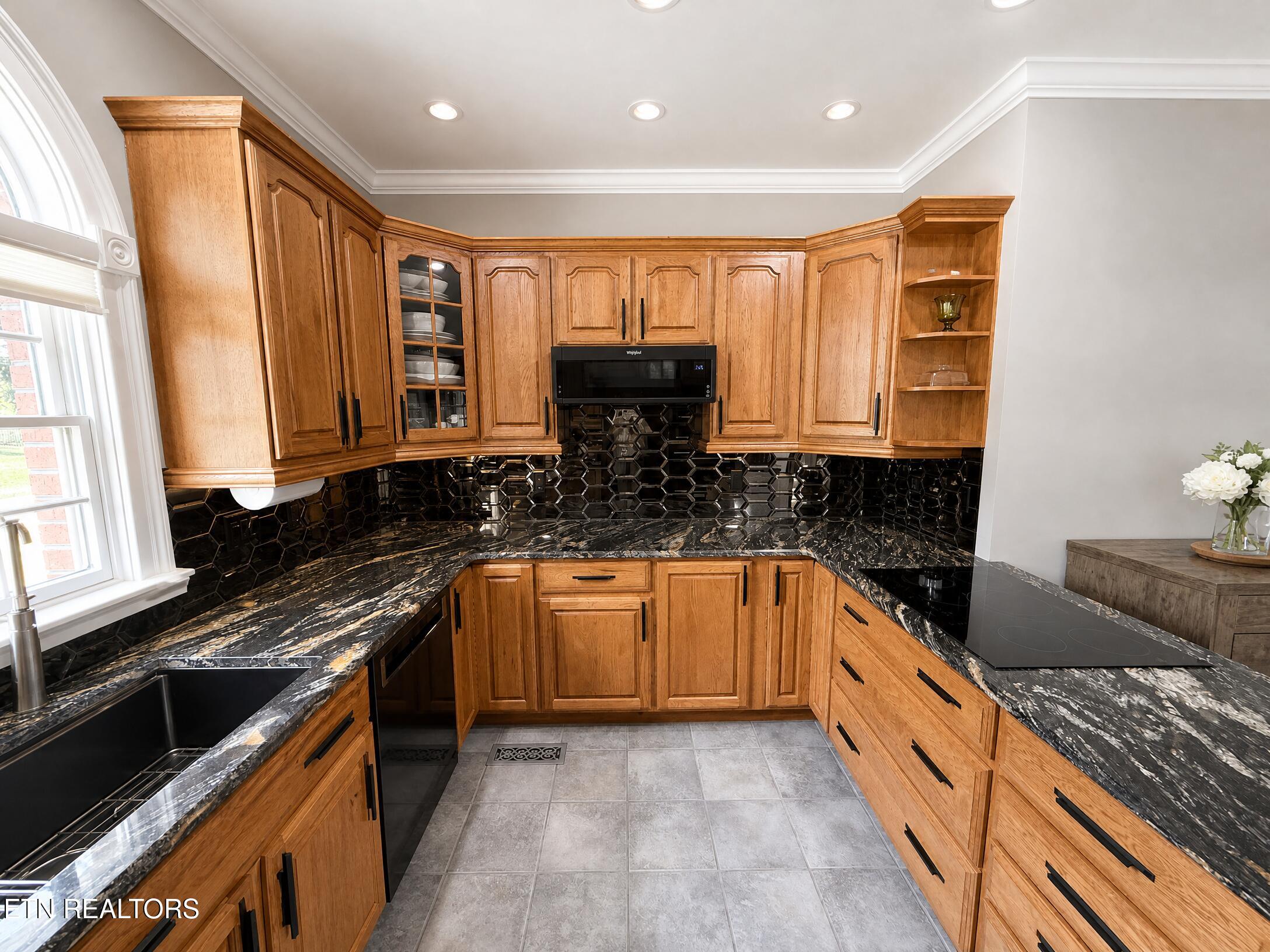 421 Saddle Ridge Knoxville TN 37934