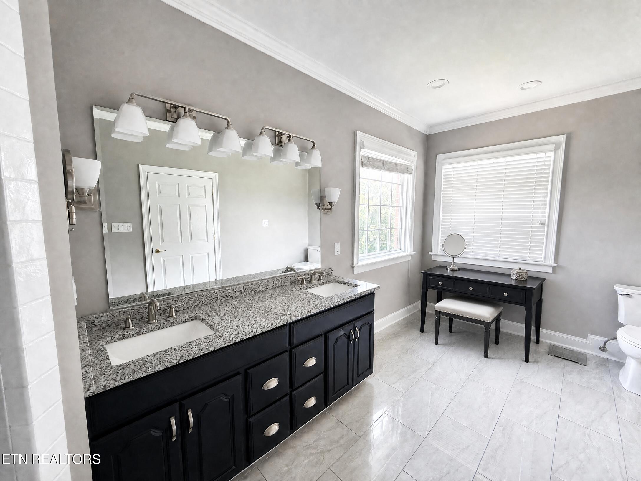 421 Saddle Ridge Knoxville TN 37934