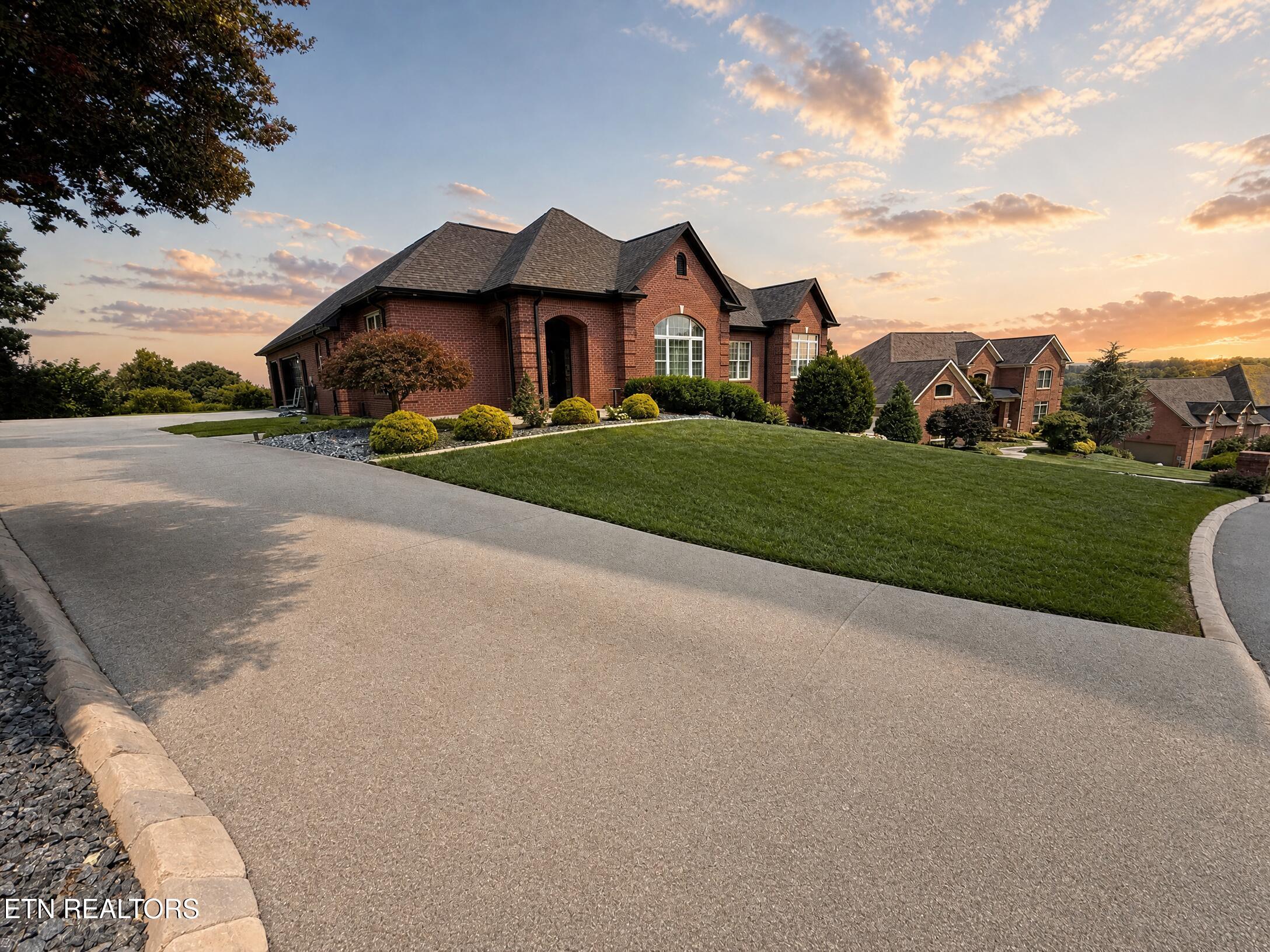 421 Saddle Ridge Knoxville TN 37934