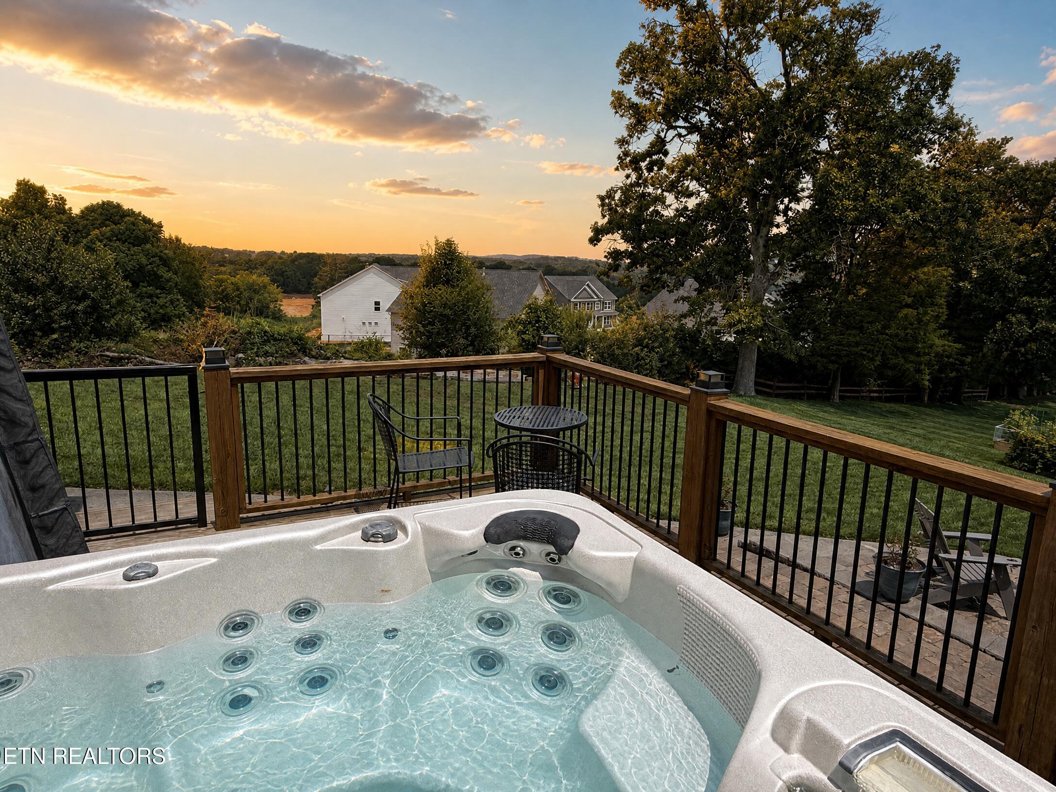 421 Saddle Ridge Knoxville TN 37934