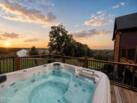 421 Saddle Ridge Knoxville TN 37934