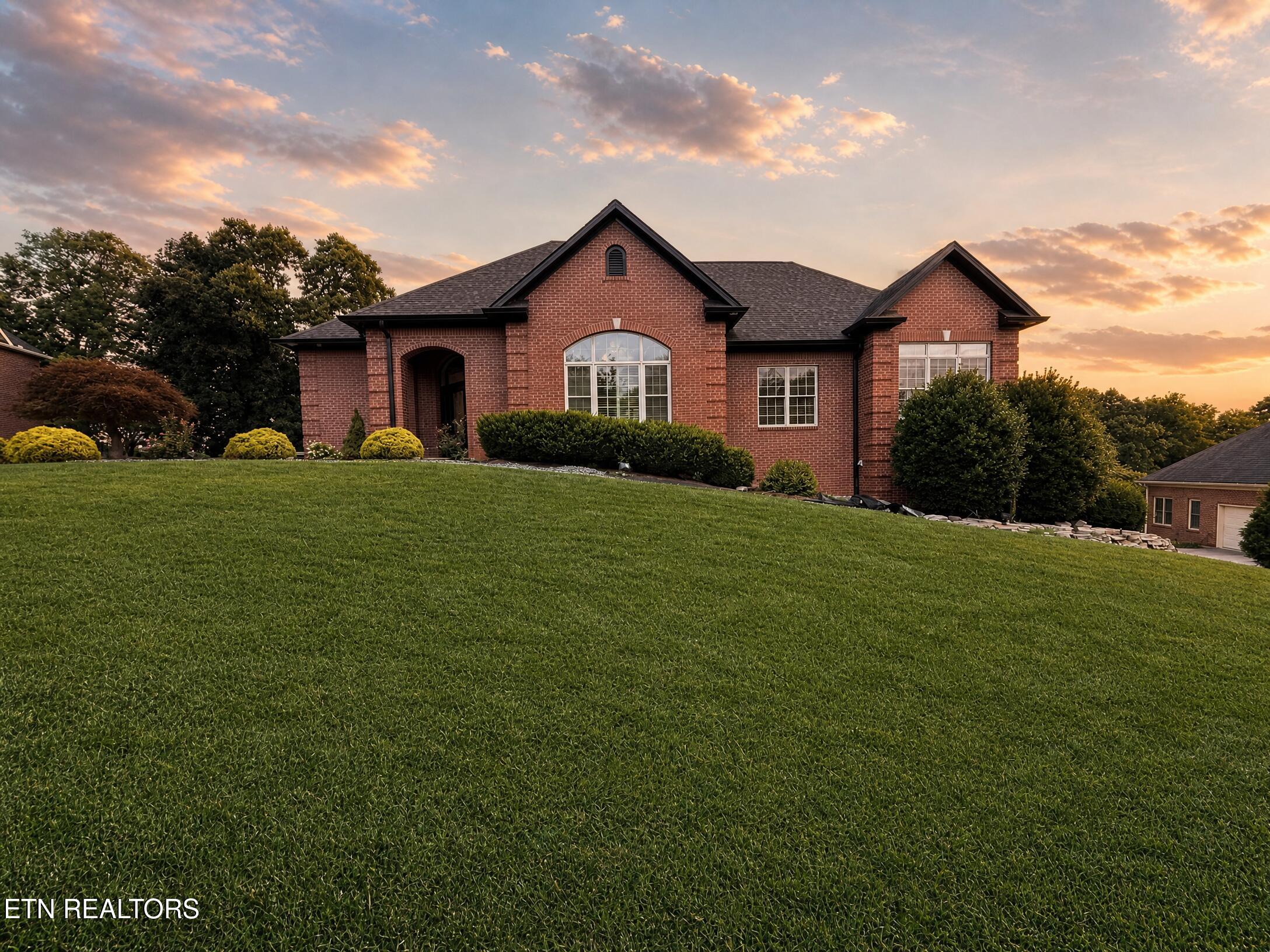 421 Saddle Ridge Knoxville TN 37934