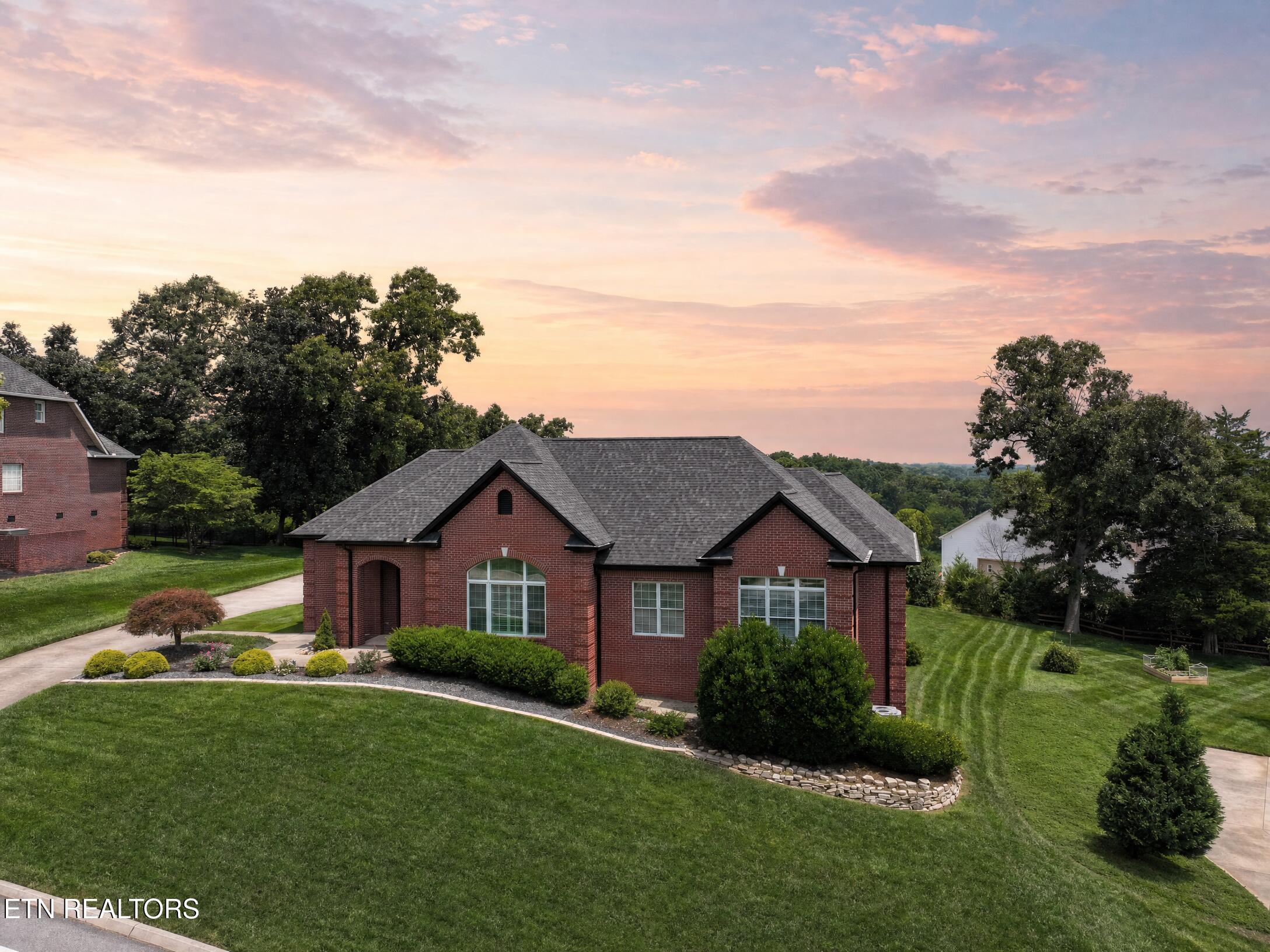 421 Saddle Ridge Knoxville TN 37934