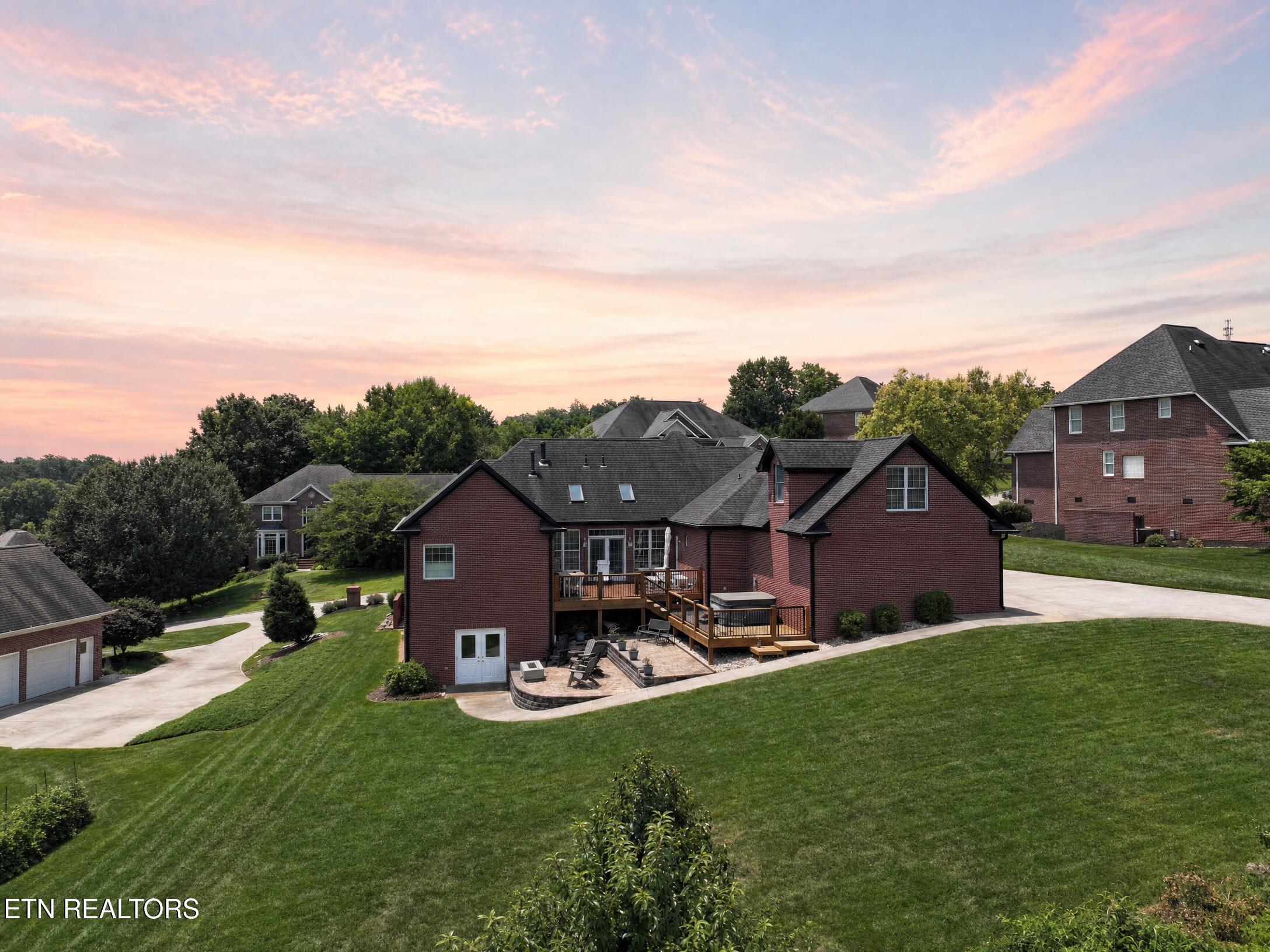 421 Saddle Ridge Knoxville TN 37934