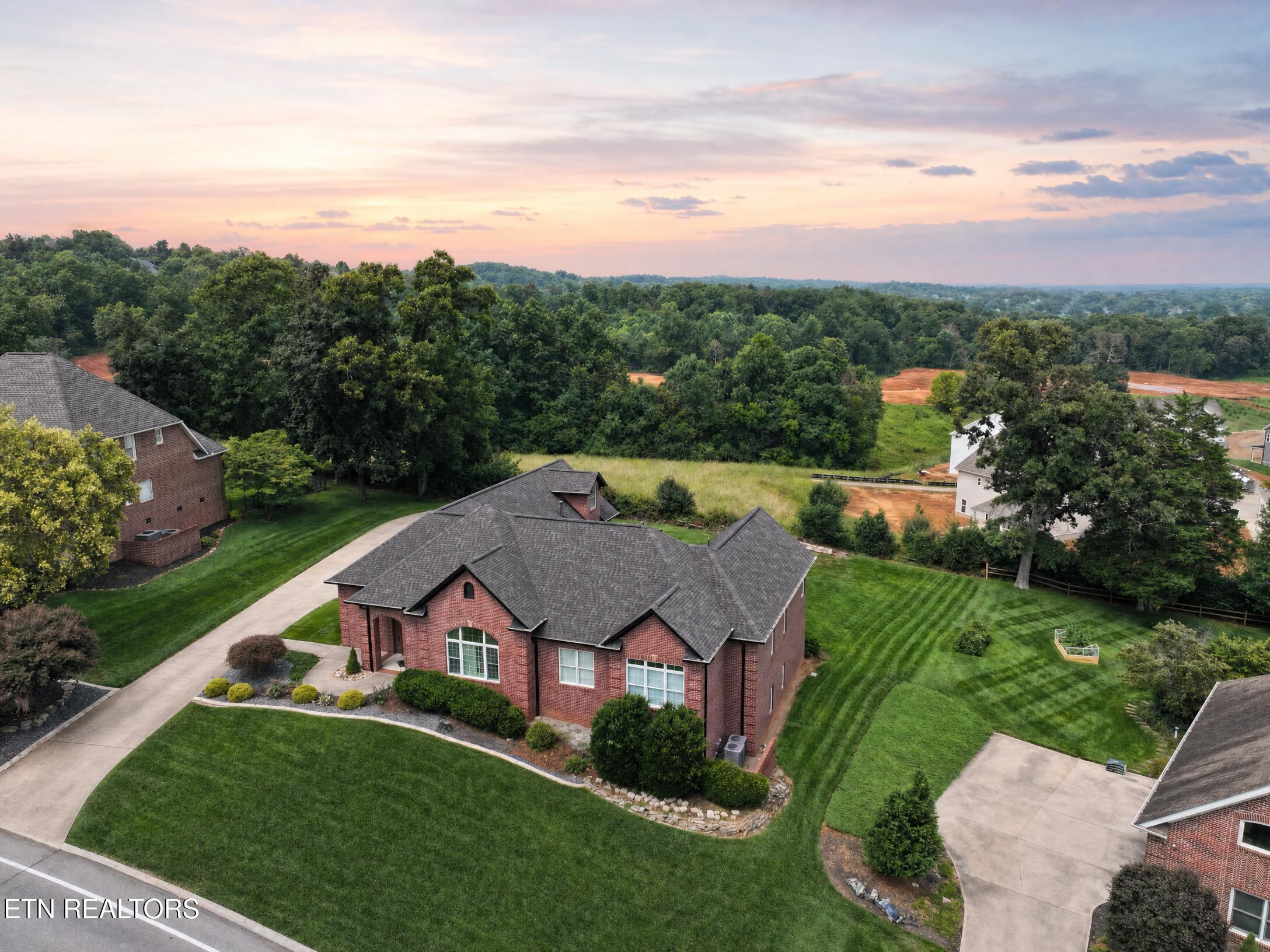 421 Saddle Ridge Knoxville TN 37934