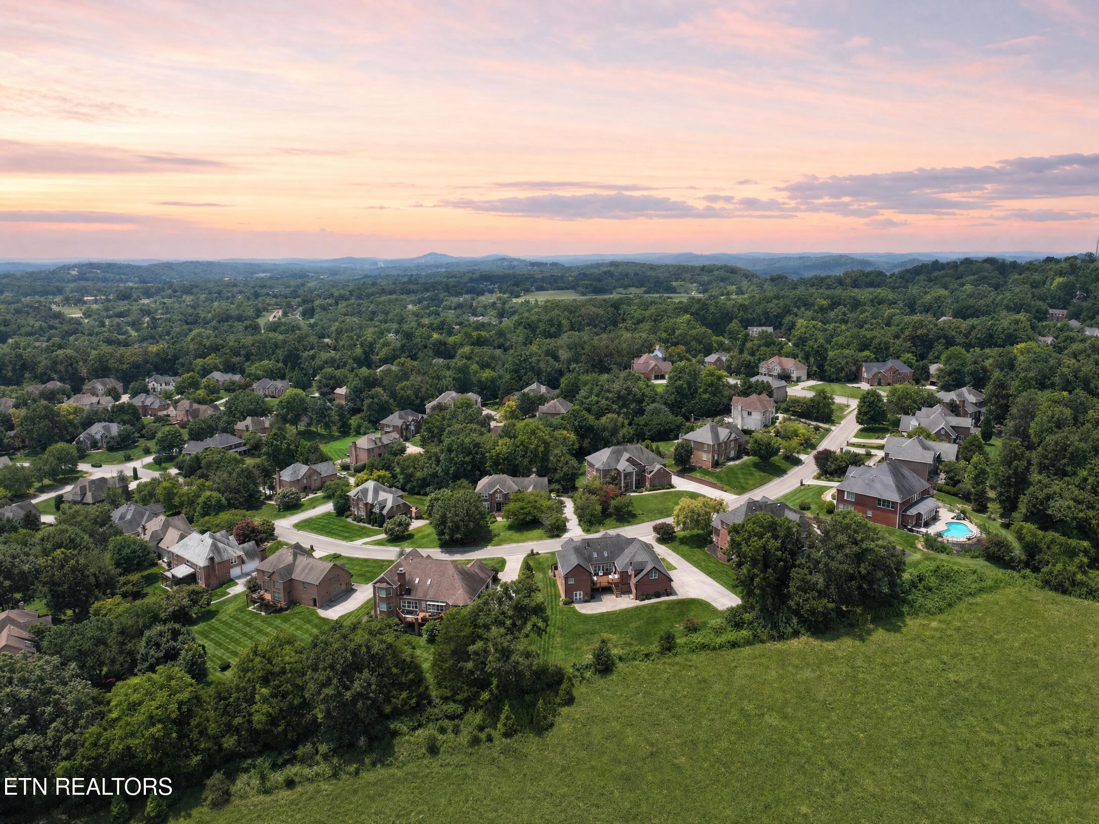 421 Saddle Ridge Knoxville TN 37934