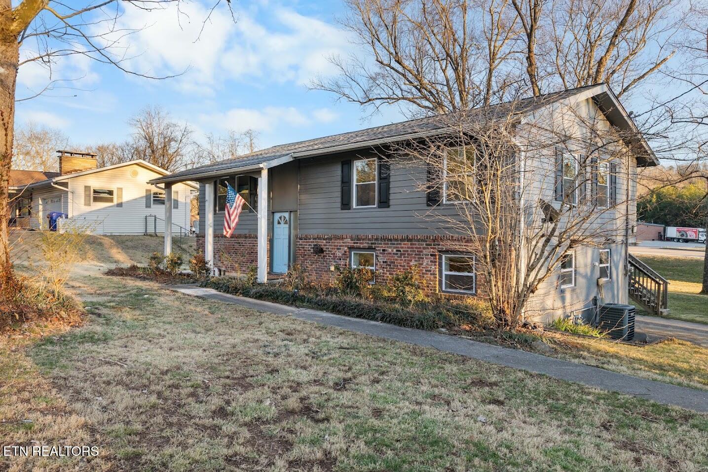 104 Macon Lane Oak Ridge TN 37830