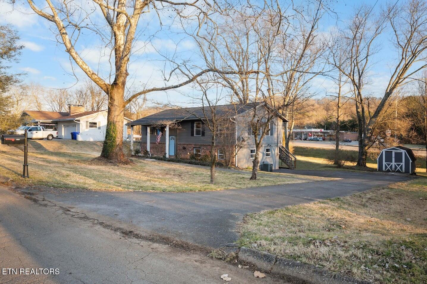 104 Macon Lane Oak Ridge TN 37830