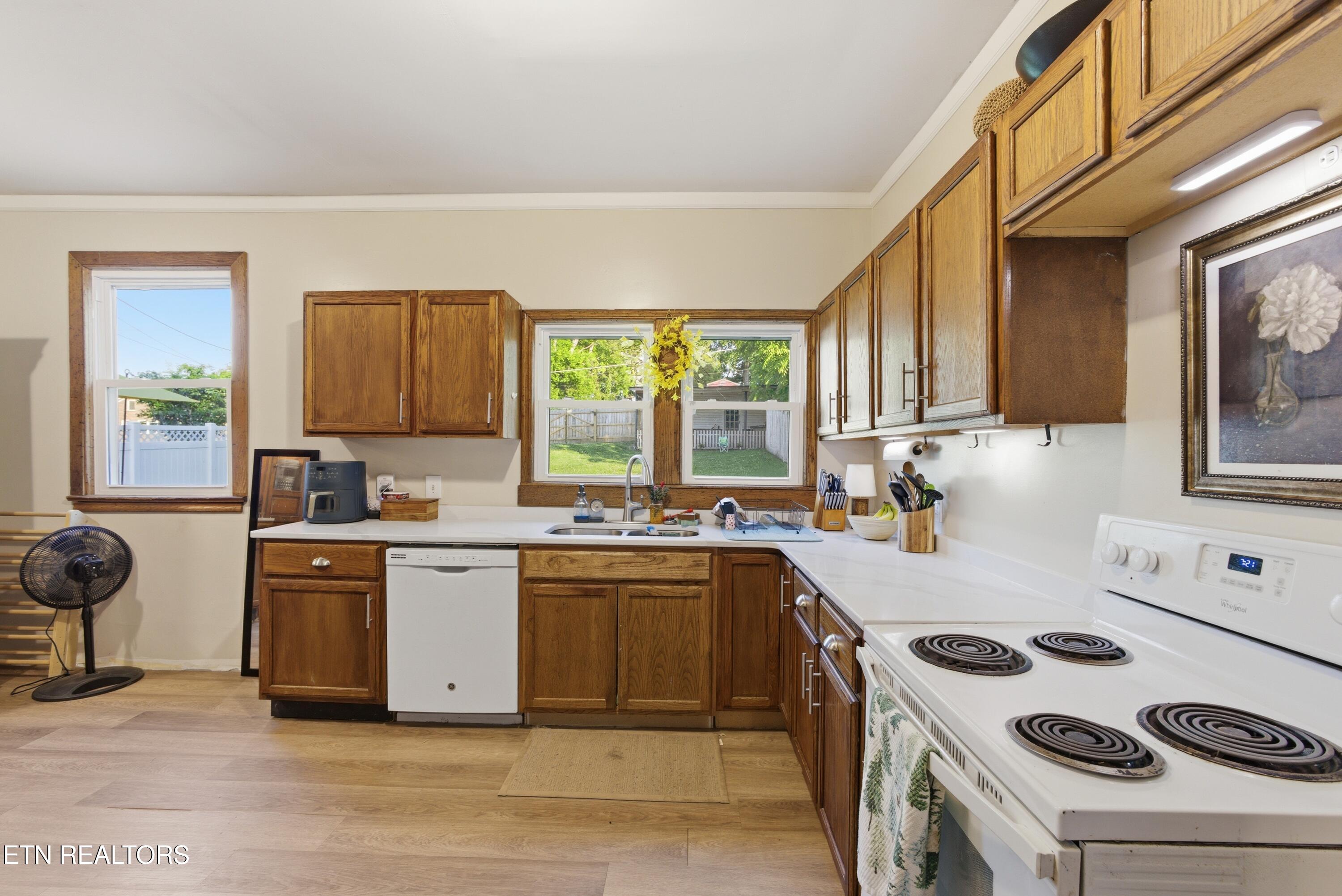 726 Clinton Street Harriman TN 37748
