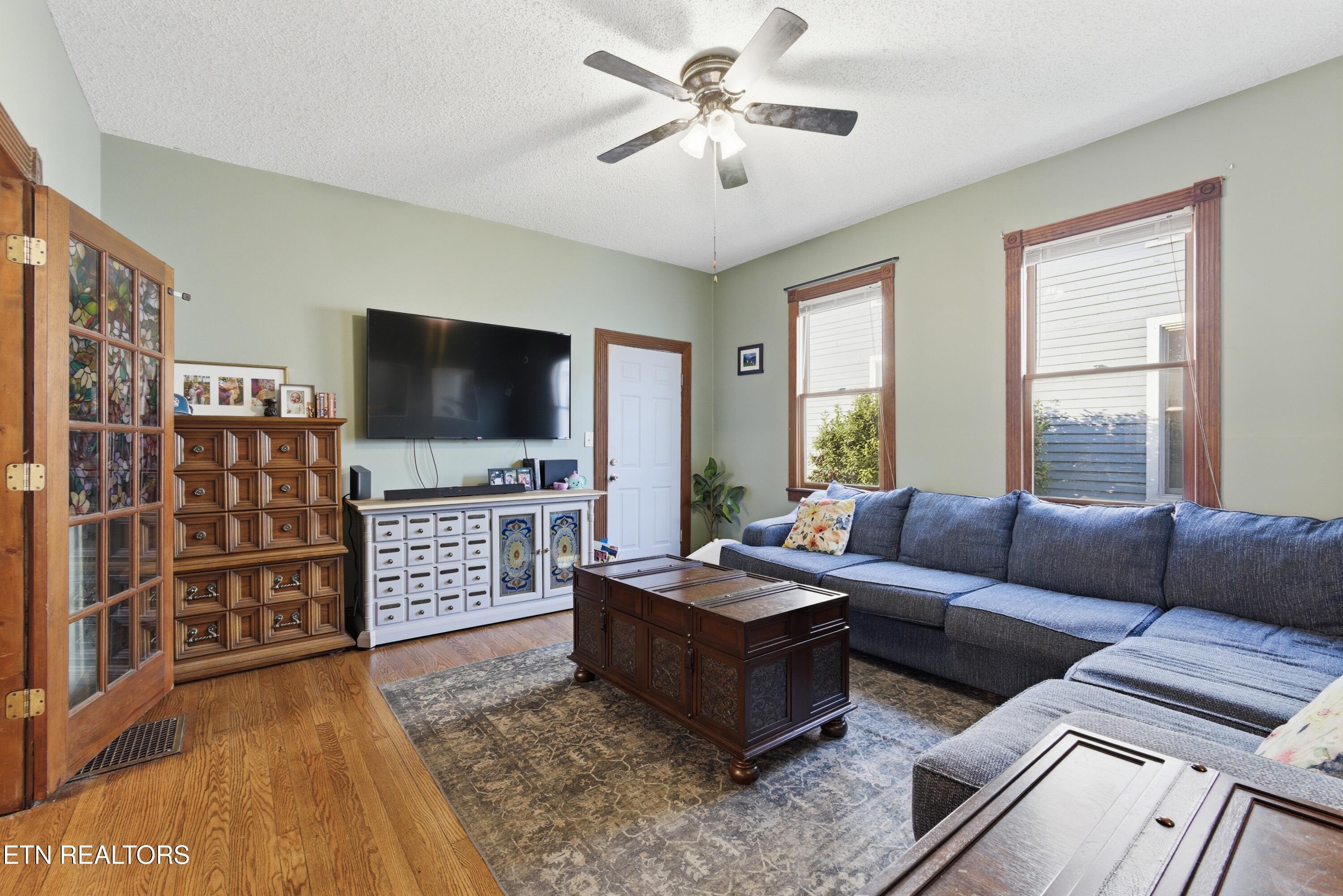 726 Clinton Street Harriman TN 37748