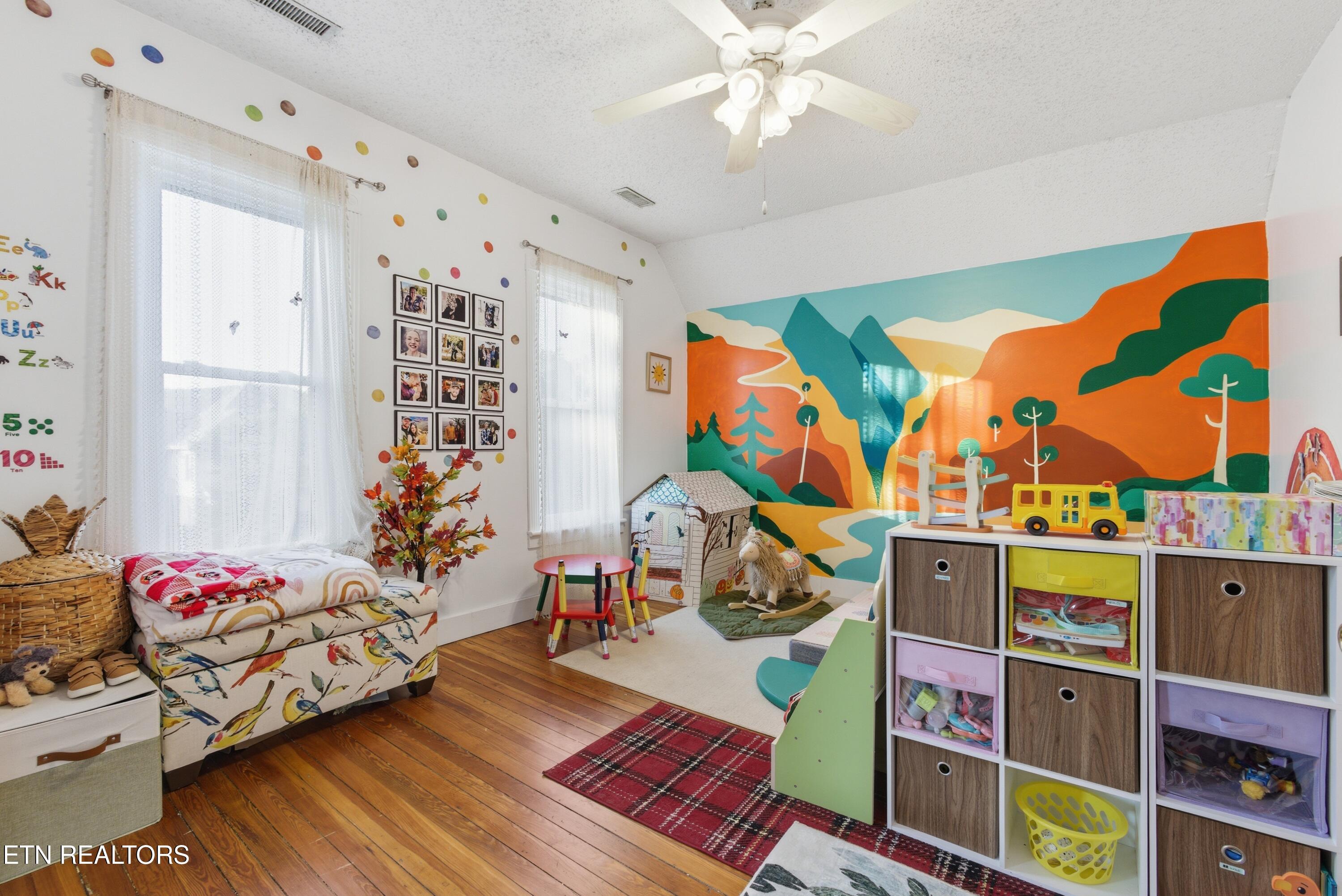 726 Clinton Street Harriman TN 37748