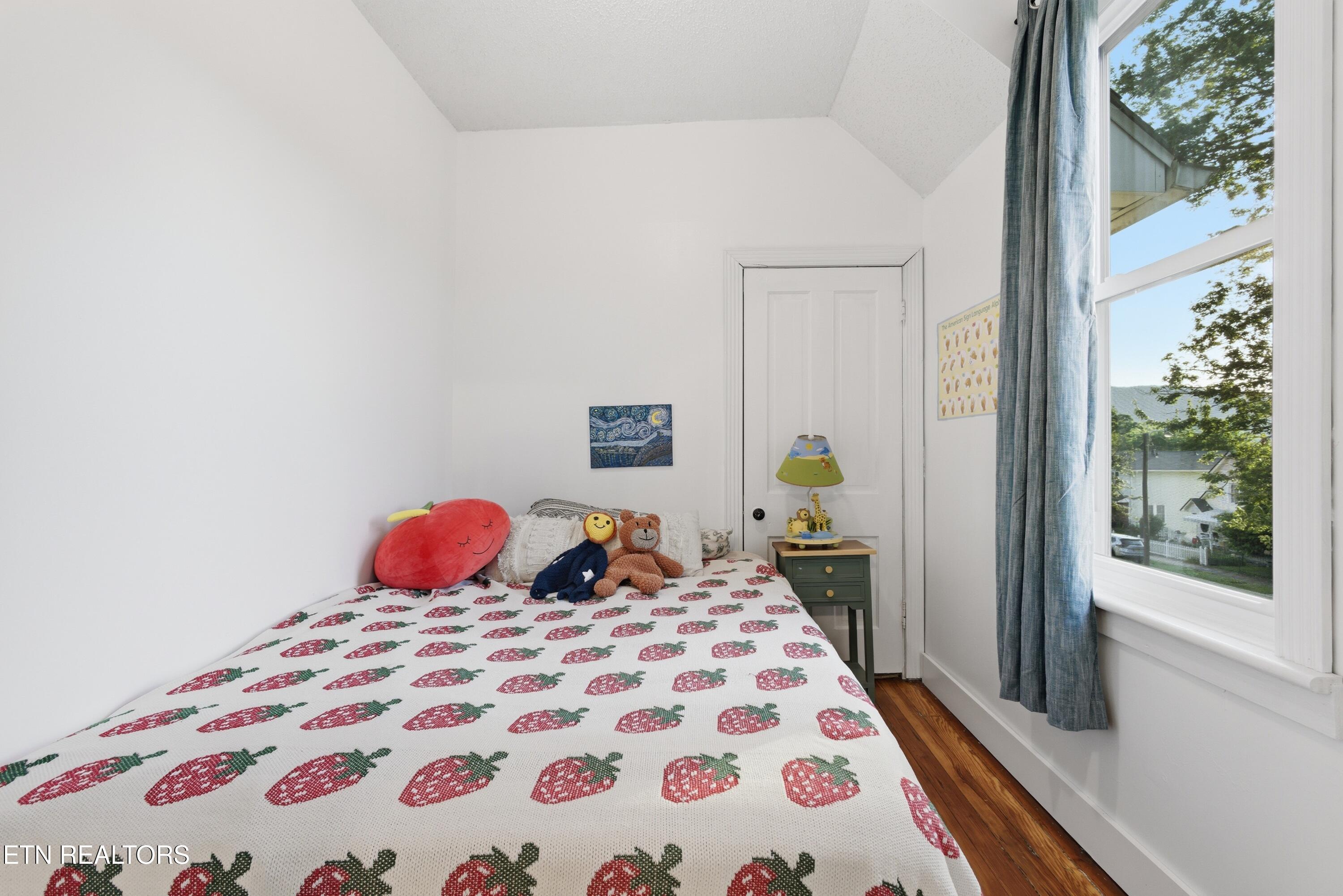 726 Clinton Street Harriman TN 37748