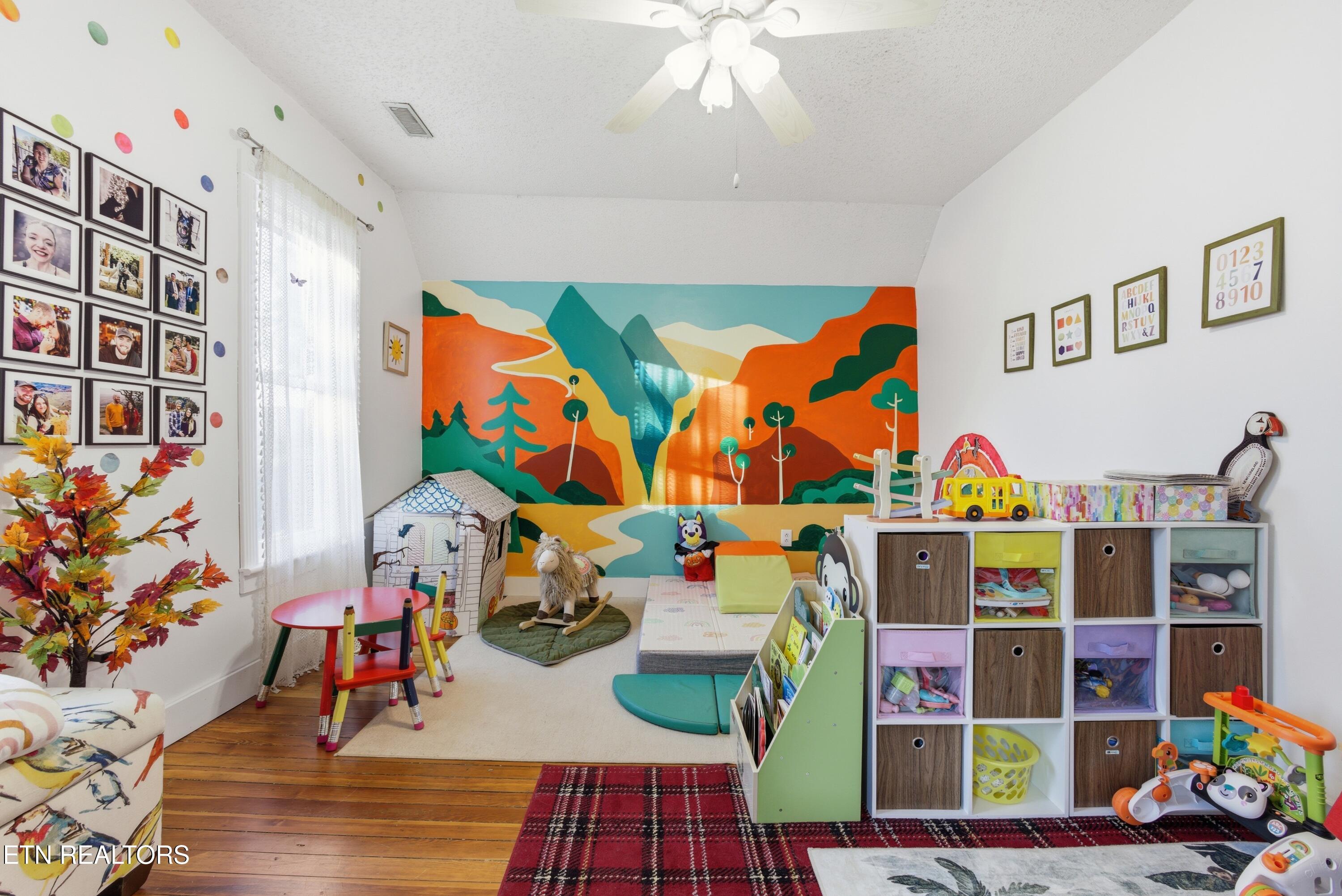 726 Clinton Street Harriman TN 37748