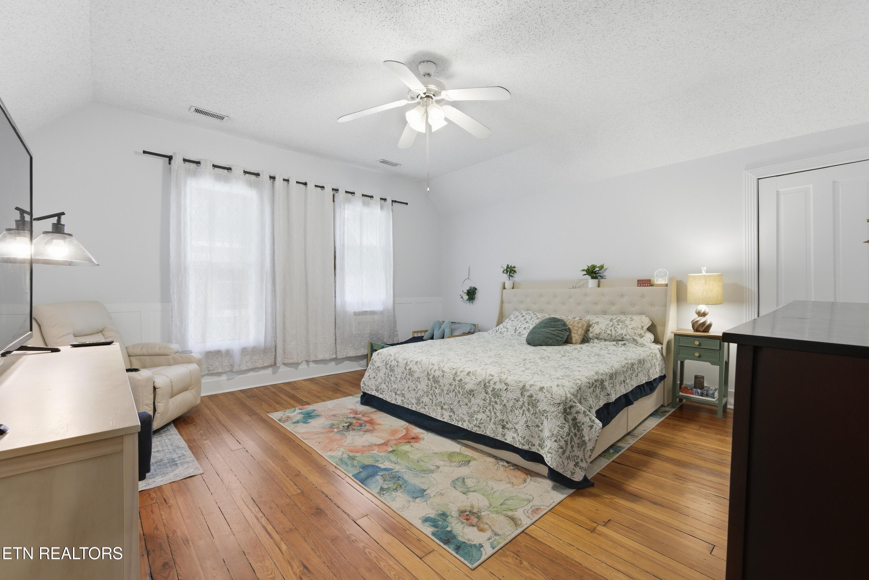 726 Clinton Street Harriman TN 37748