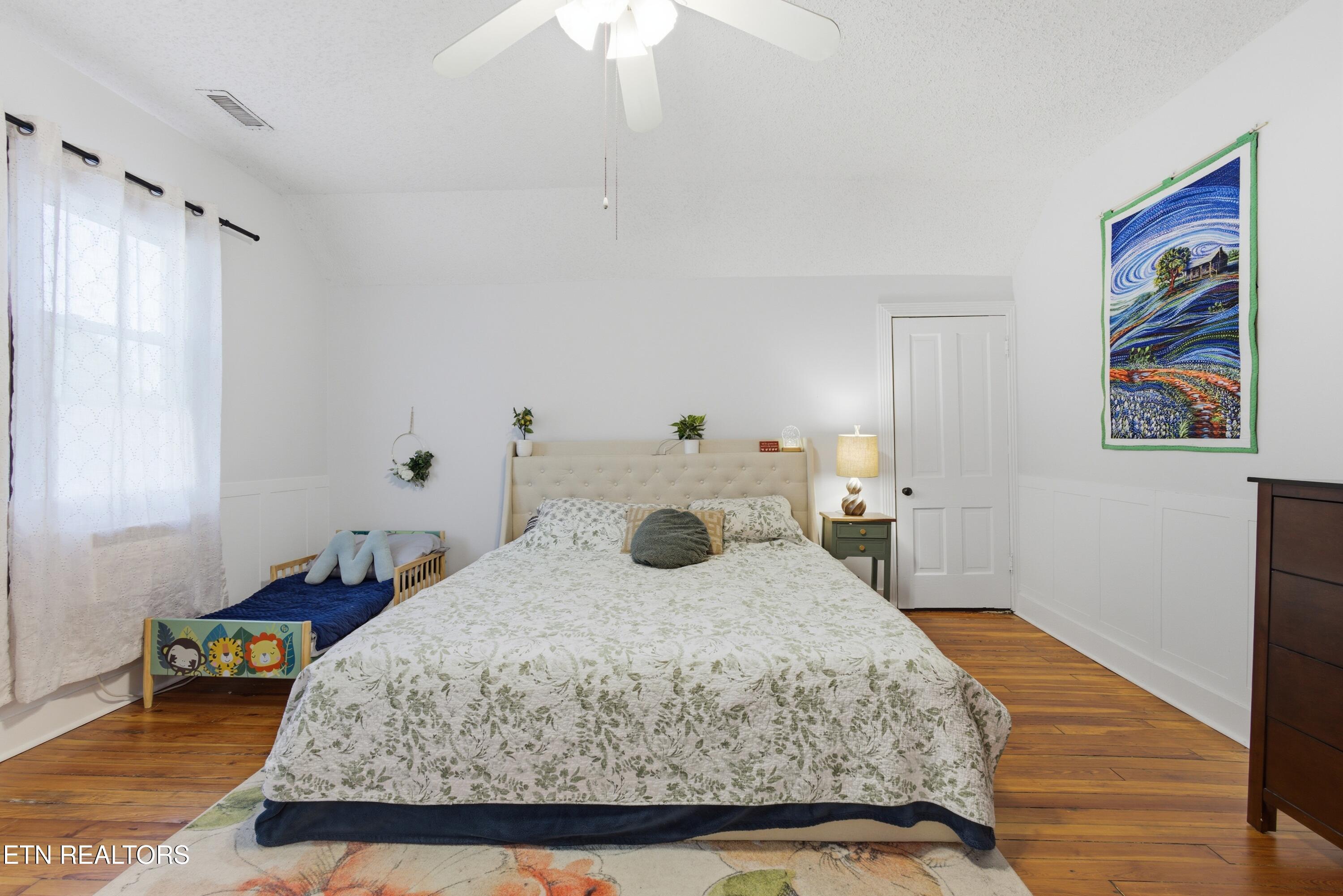 726 Clinton Street Harriman TN 37748