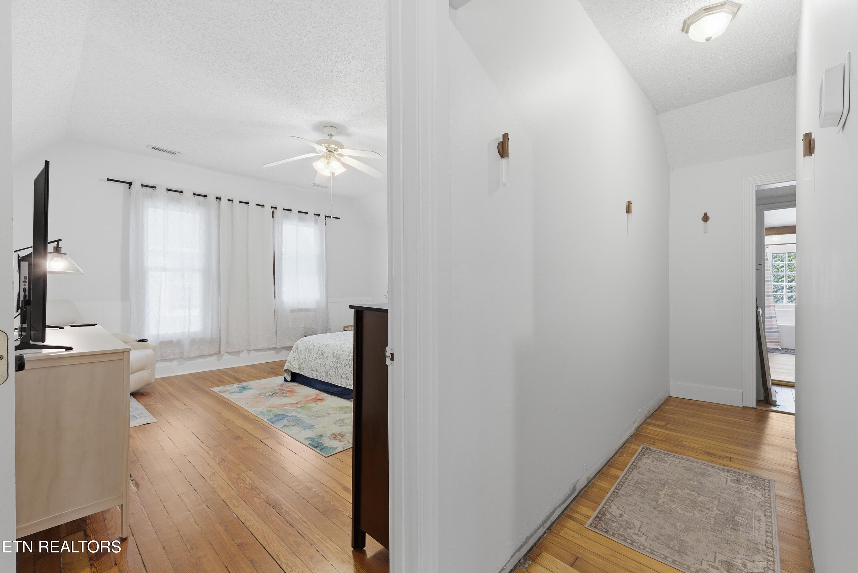 726 Clinton Street Harriman TN 37748